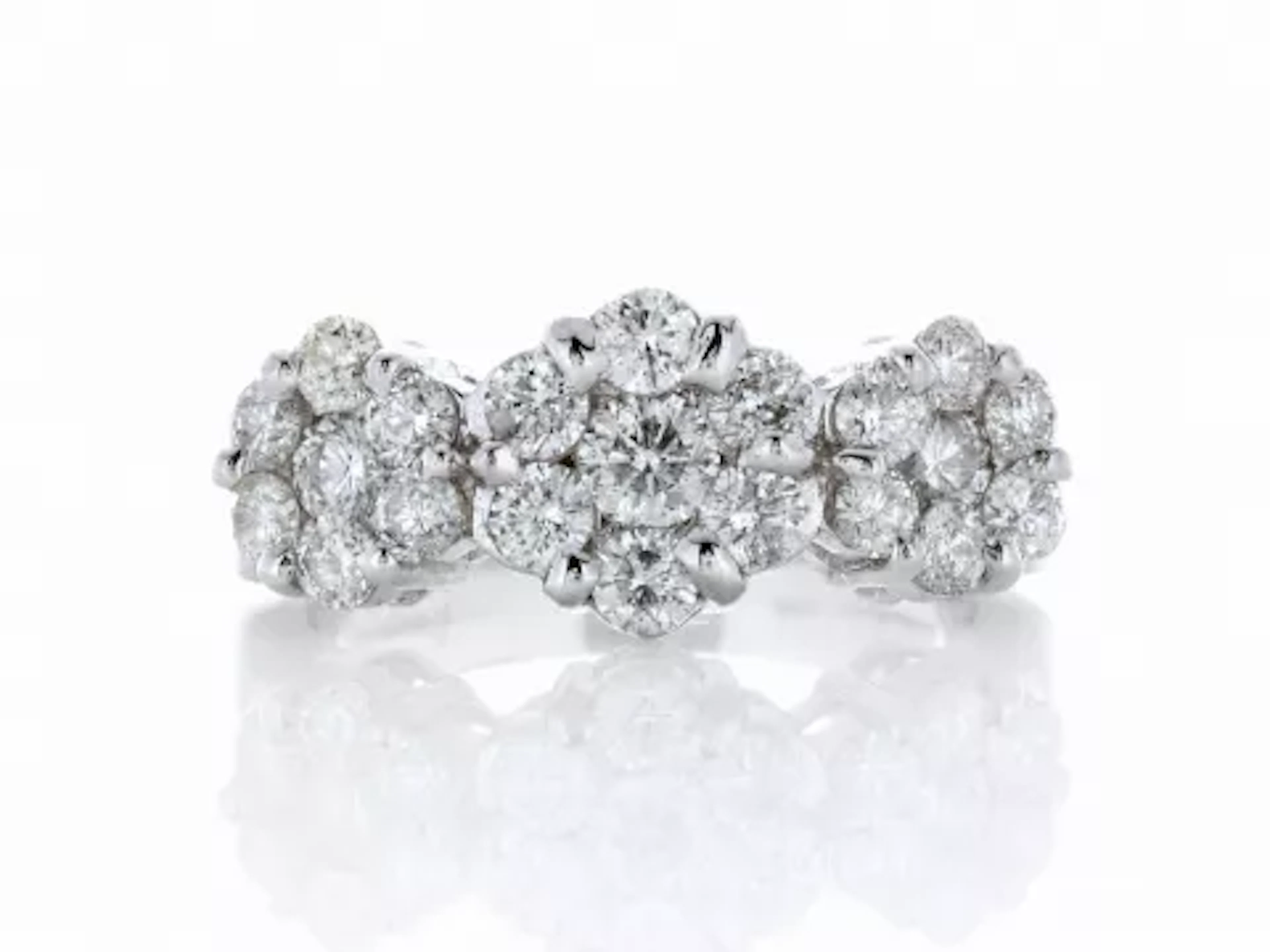 18ct White Gold Flower Cluster Diamond Ring 1.50 Carats