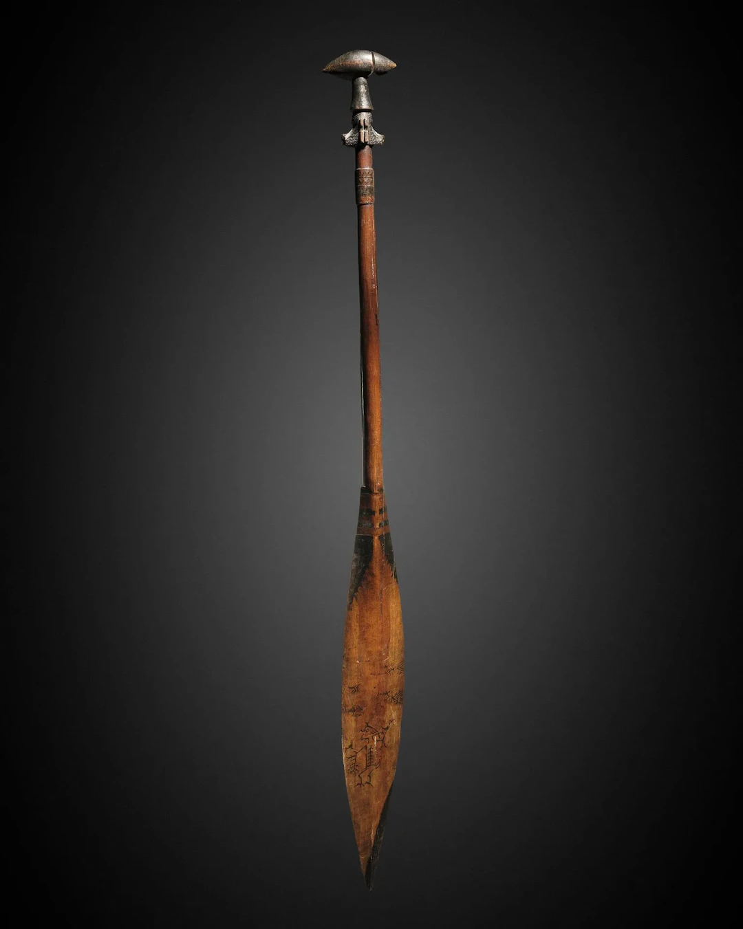 CEREMONIAL OR PRESTIGE PADDLE - Lot 51