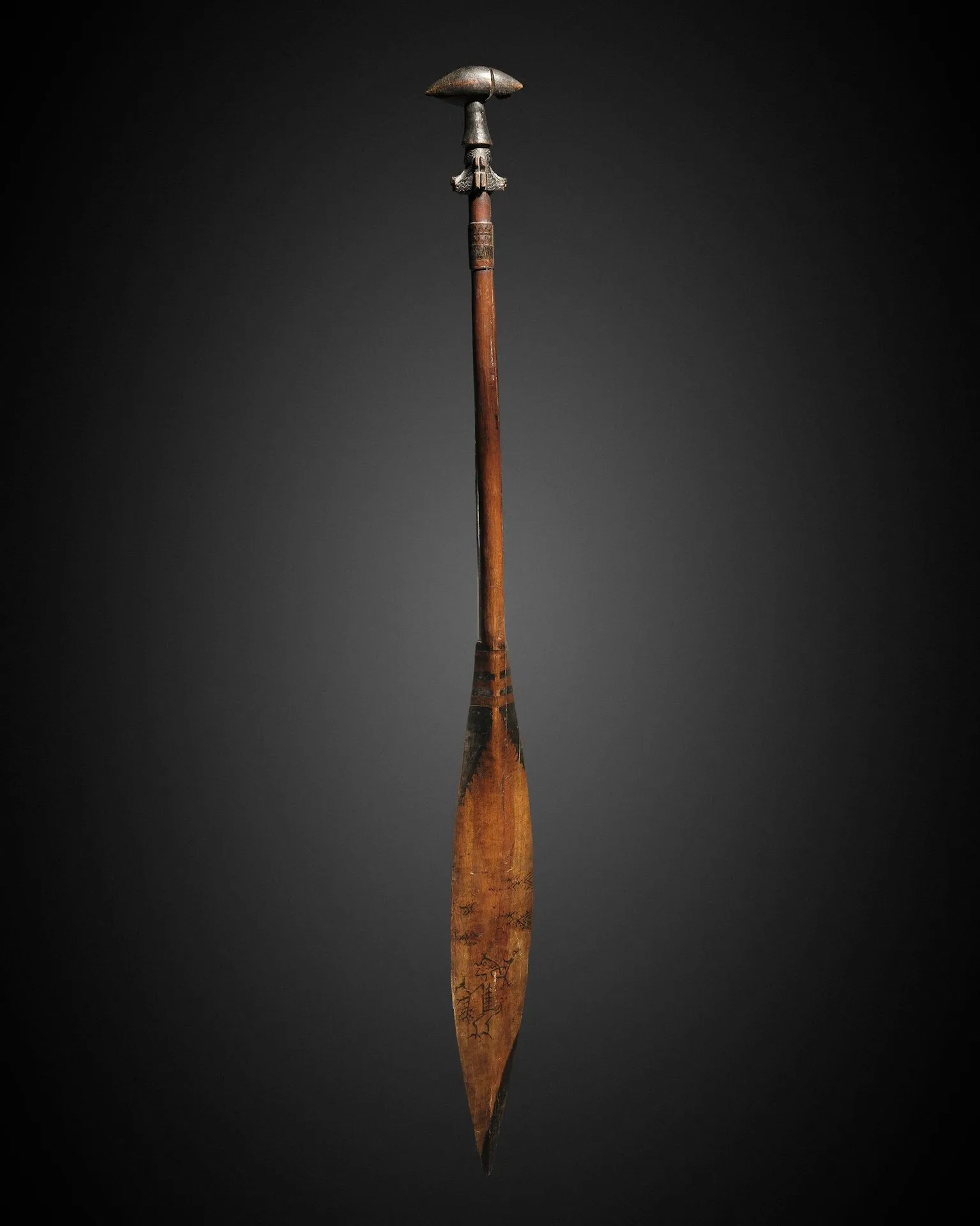 CEREMONIAL OR PRESTIGE PADDLE - Lot 51
