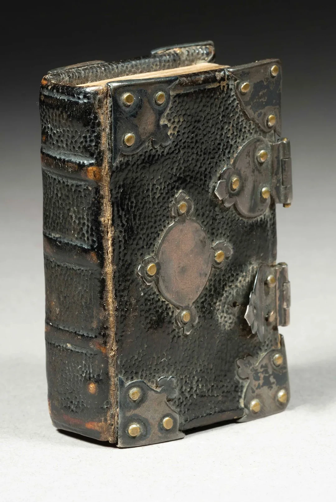 MINUSCULE. — Book of Hours containing the seven services of - Lot 119