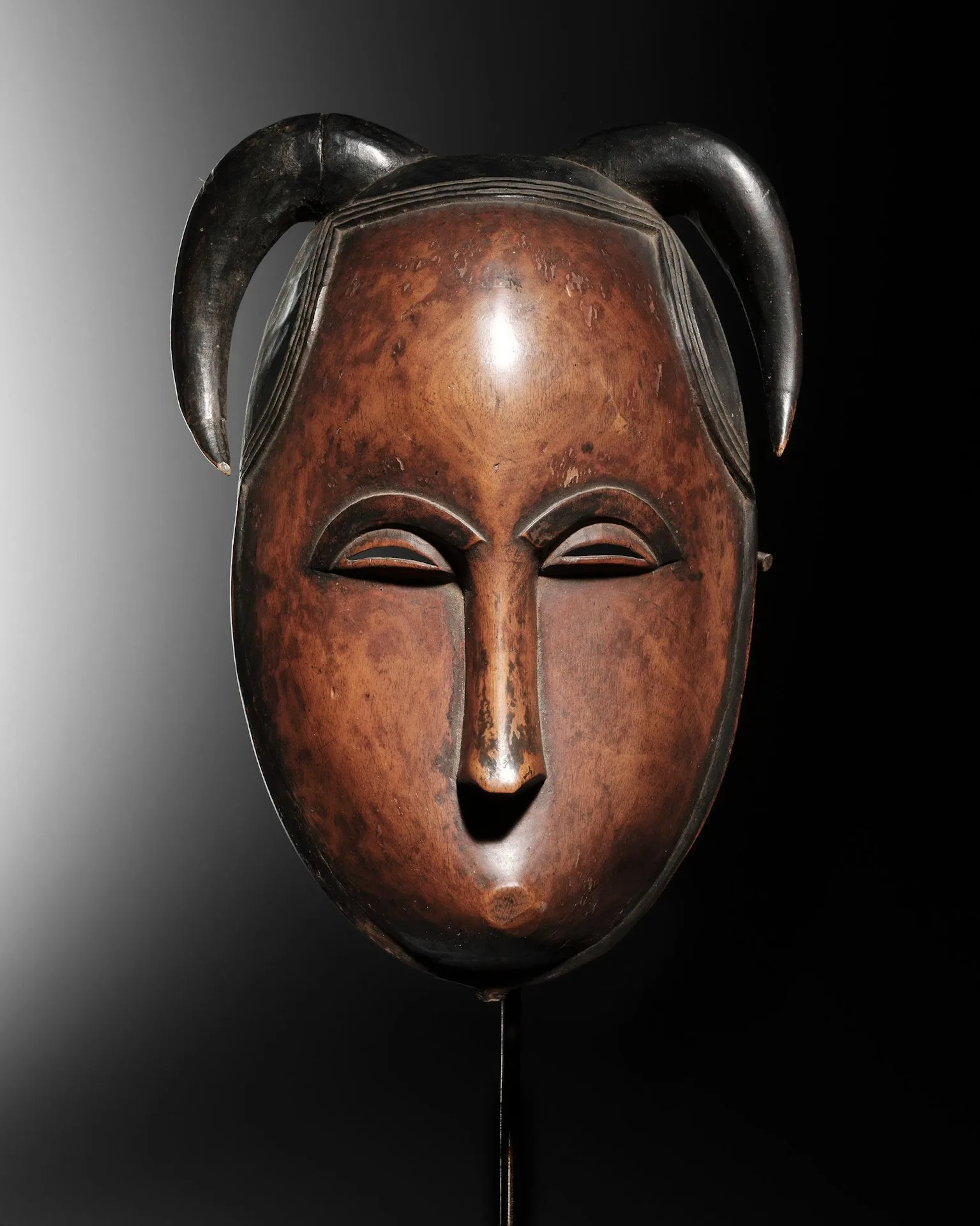 YU PORTRAIT MASK - Lot 82