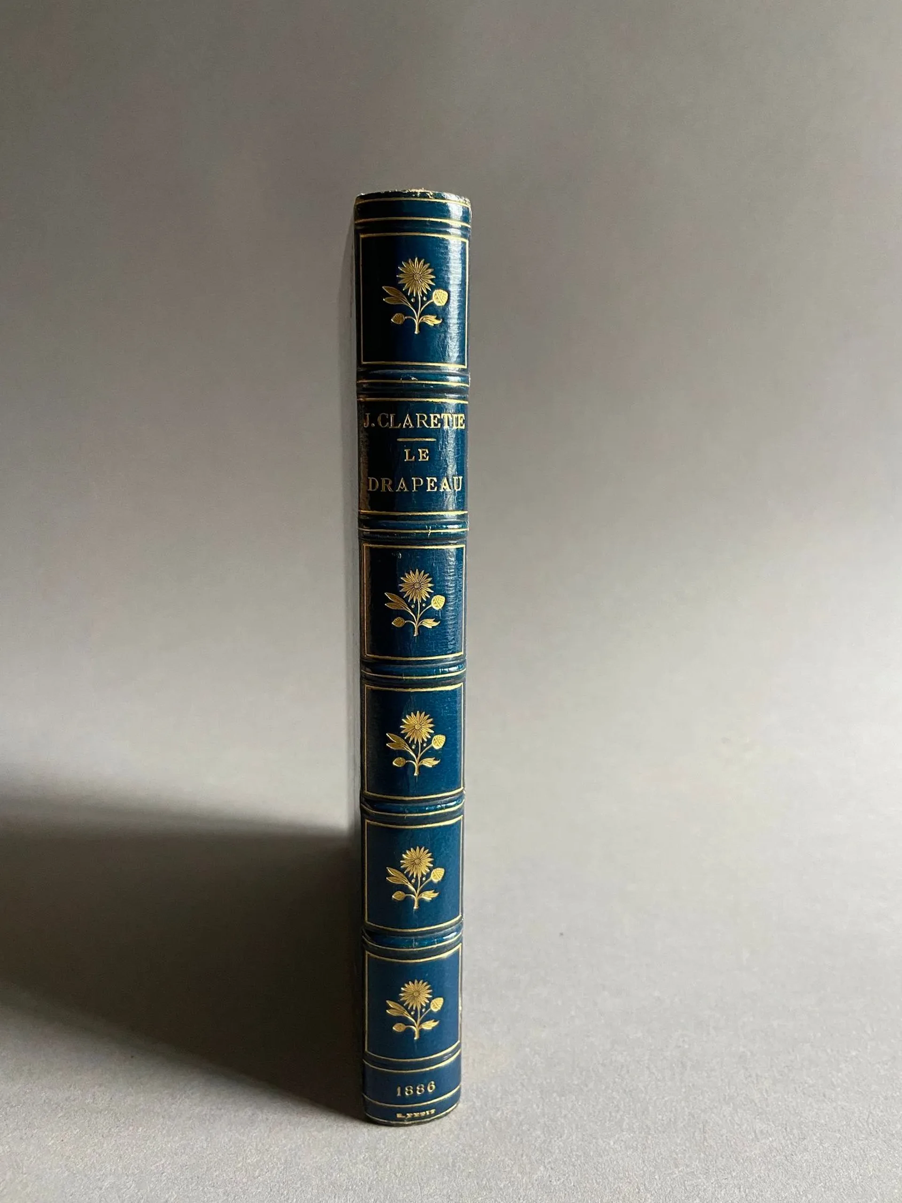 CLARETIE (Jules). *Le Drapeau*. Paris: Calmann Levy, 1886. S - Lot 186