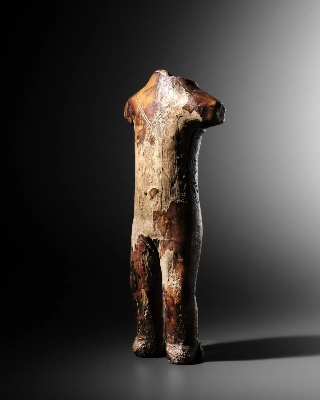 HEADLESS FIGURE - Lot 111