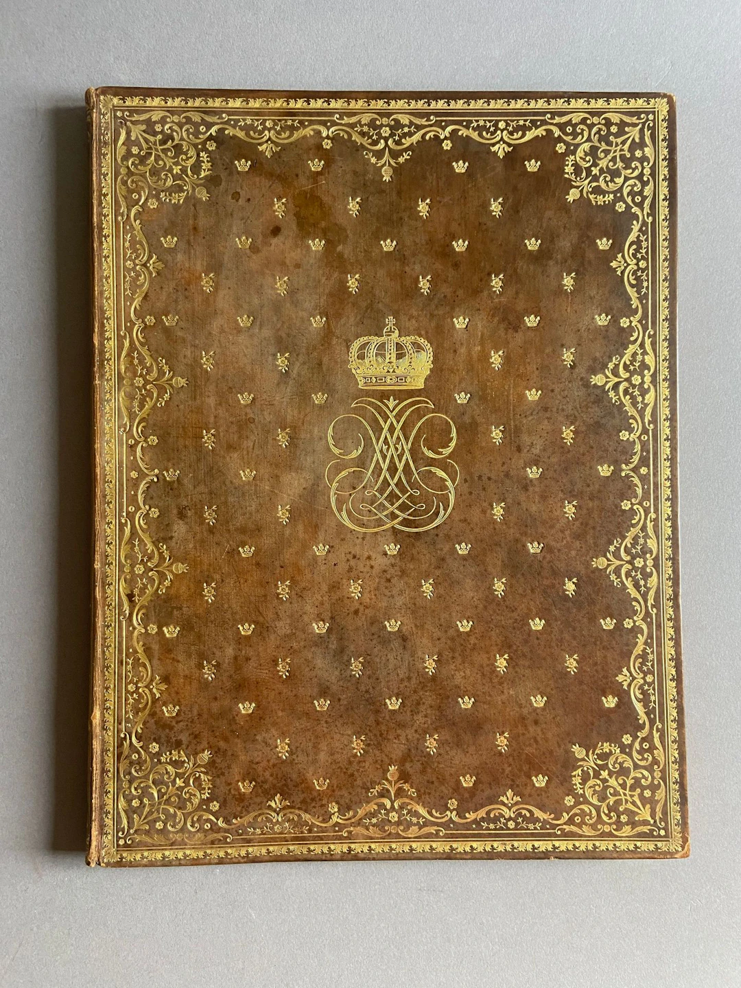 ASTRID (Crown Princess of Belgium). Album published to comme - Lot 218