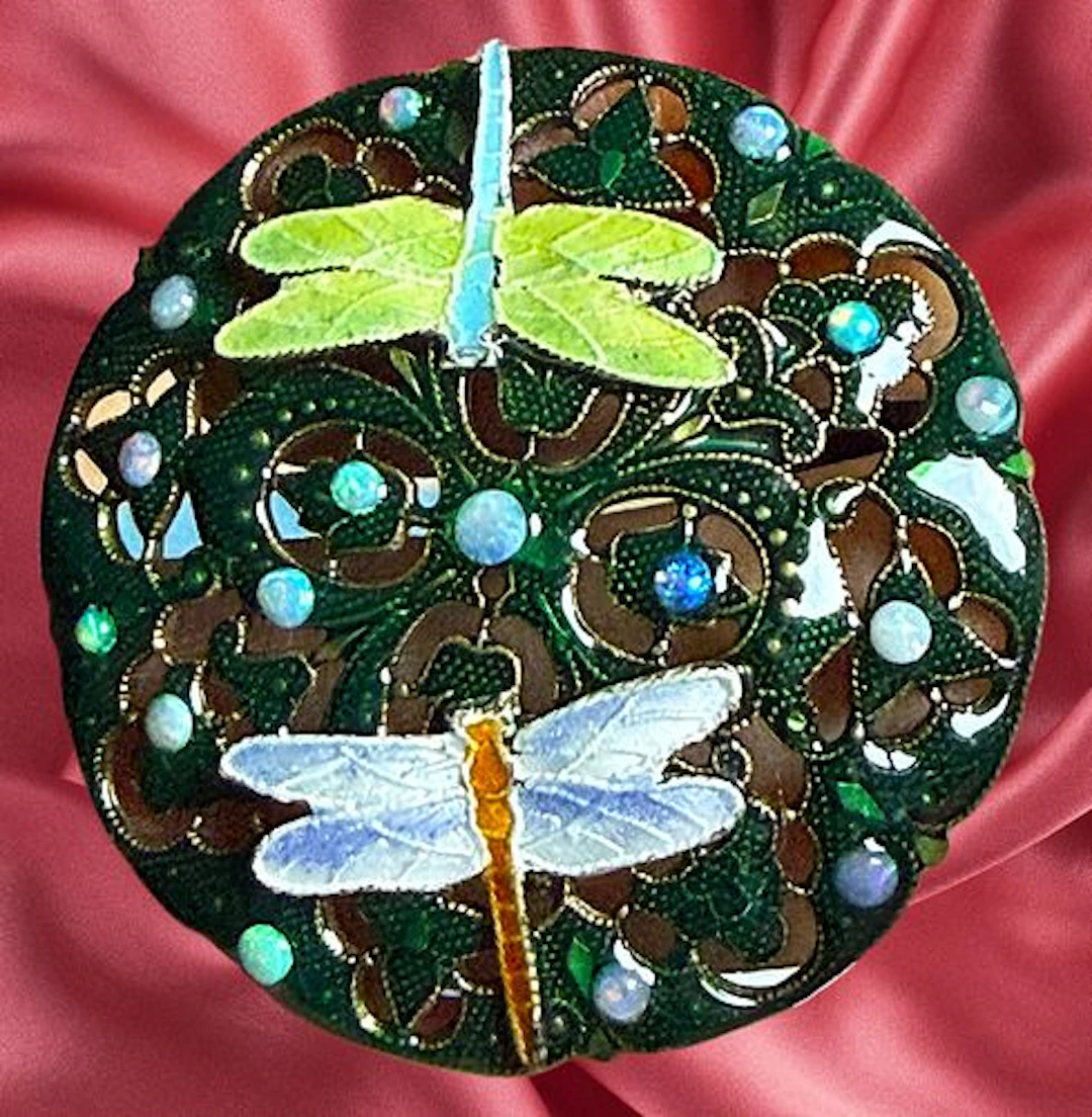 A DIVISION ONE PIERCED ENAMEL PICTORIAL BUTTON