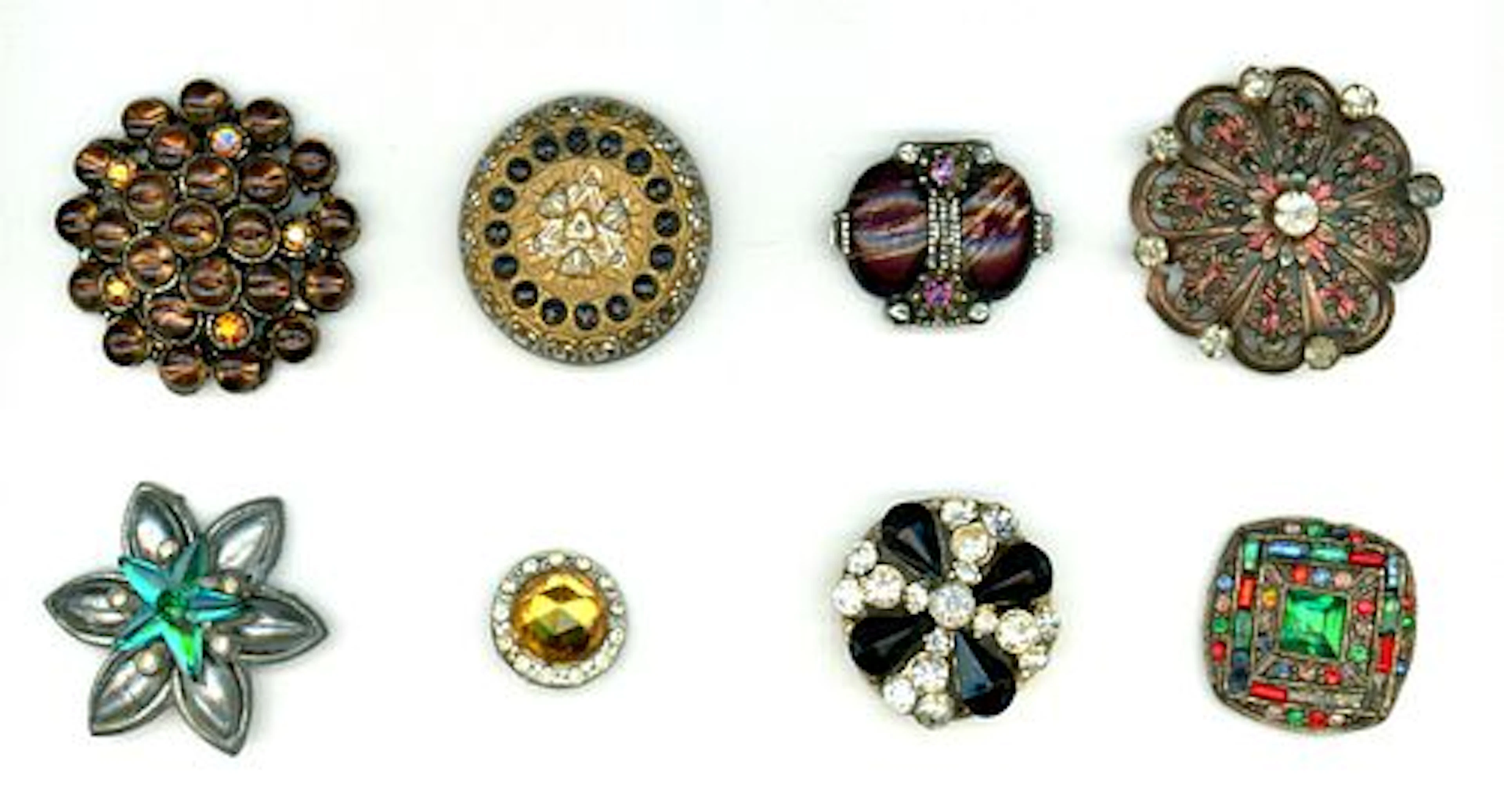 A SMALL CARD OF DIVISION 1 AND 3 GLASS IN METAL BUTTONS