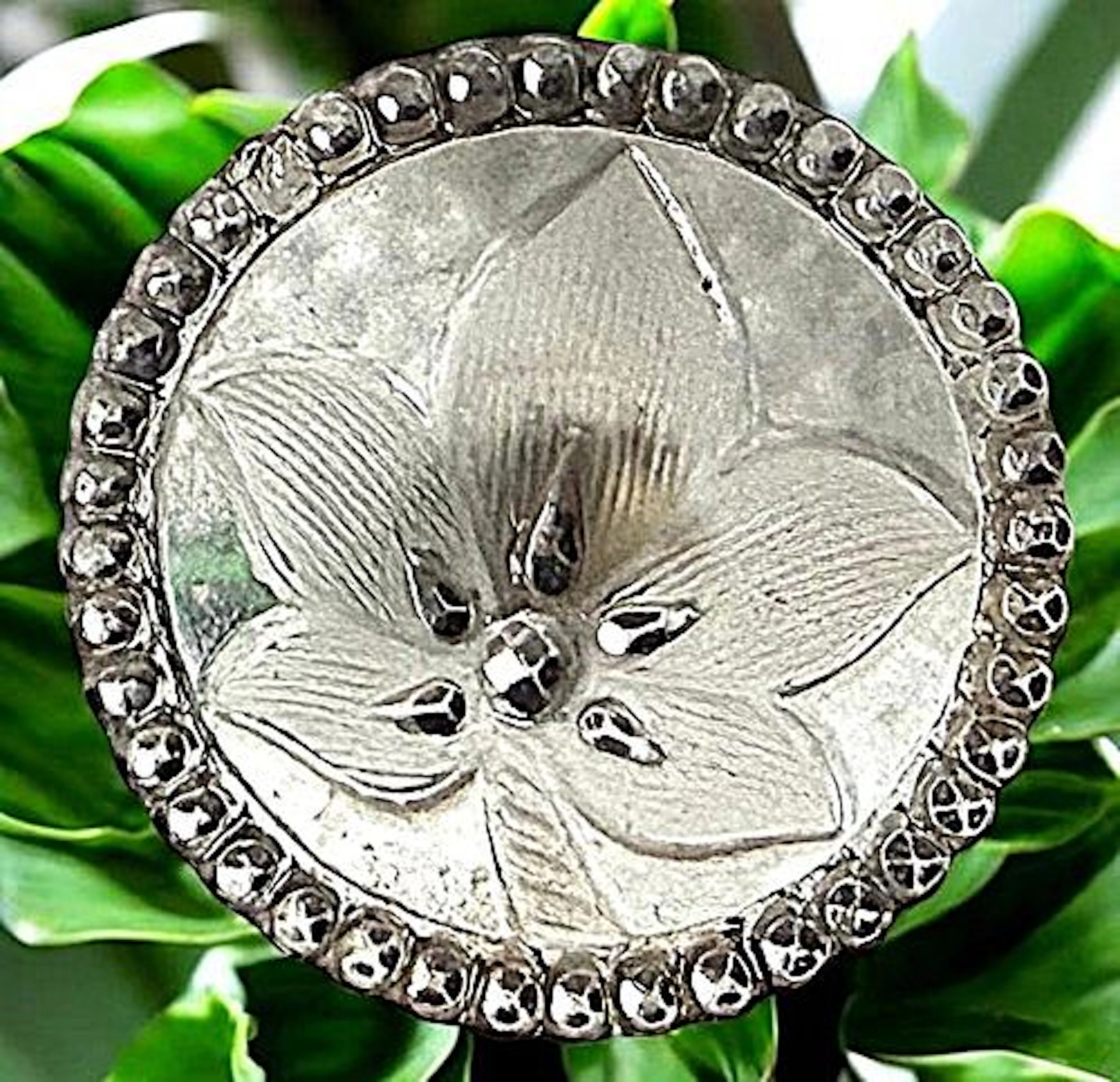 A DIVISION ONE PICTORIAL LACY GLASS BUTTON