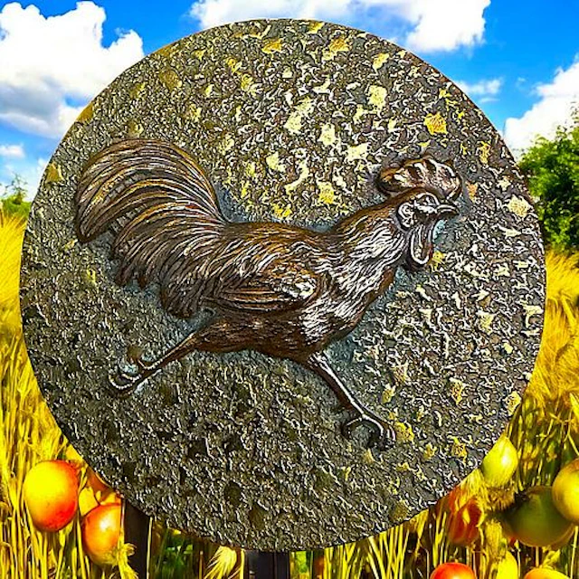 A DIVISION ONE PICTORIAL ROOSTER BUTTON