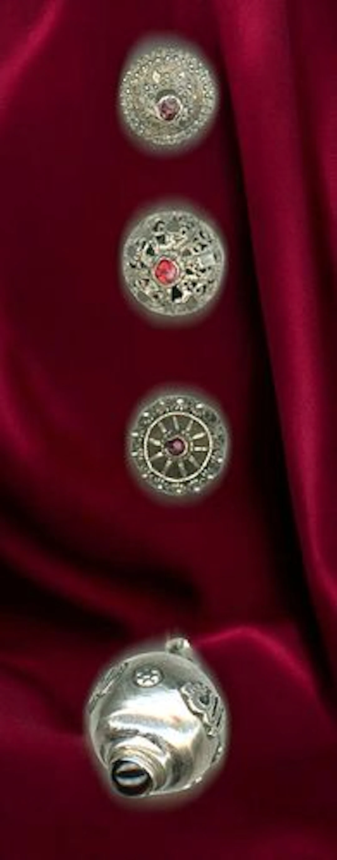 A SMALL CARD OF DIVISION ONE SILVER BUTTONS