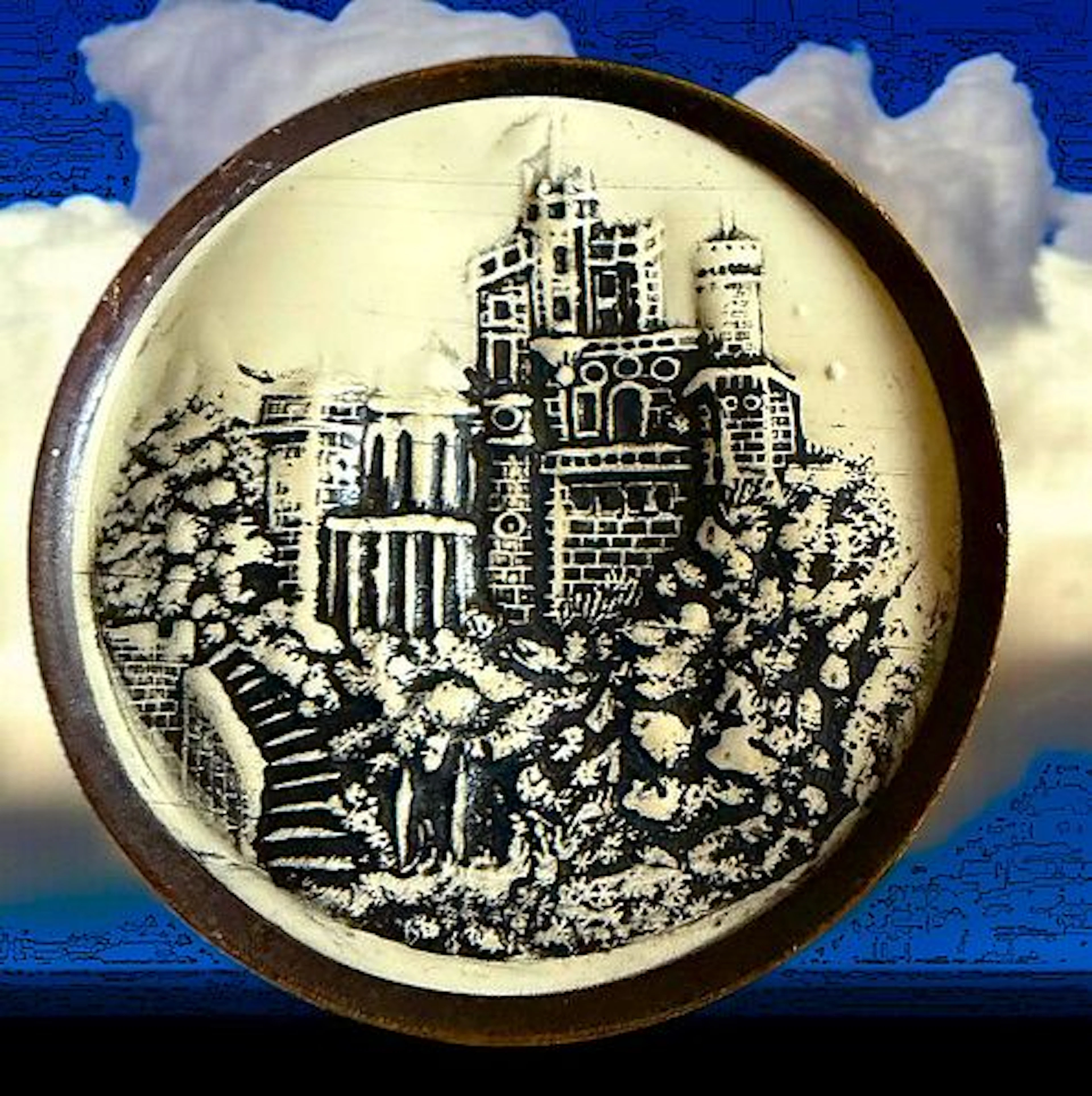 A DIVISION ONE PICTORIAL CELLULOID BUTTON