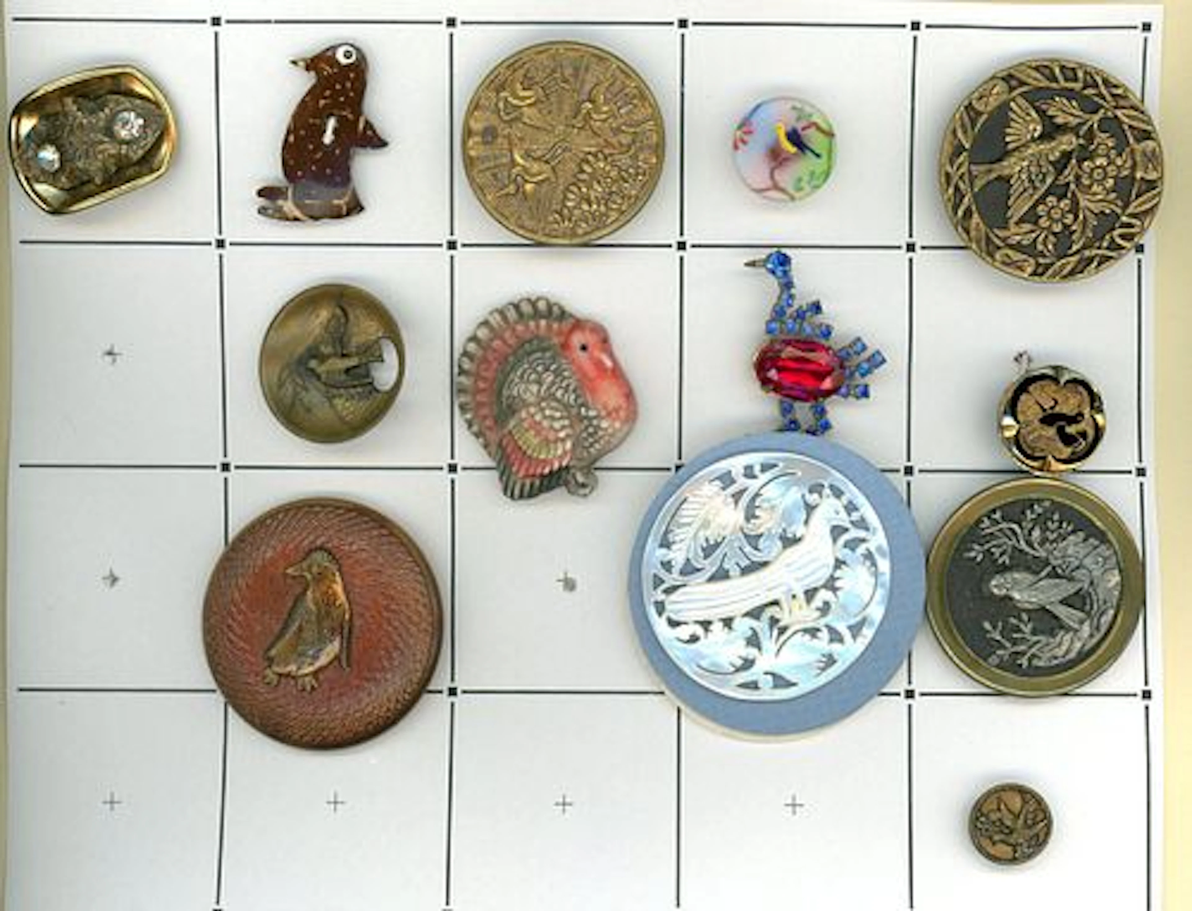 A PARTIAL CARD OF DIVISION 1 & 3 ASSORTED BIRD BUTTONS