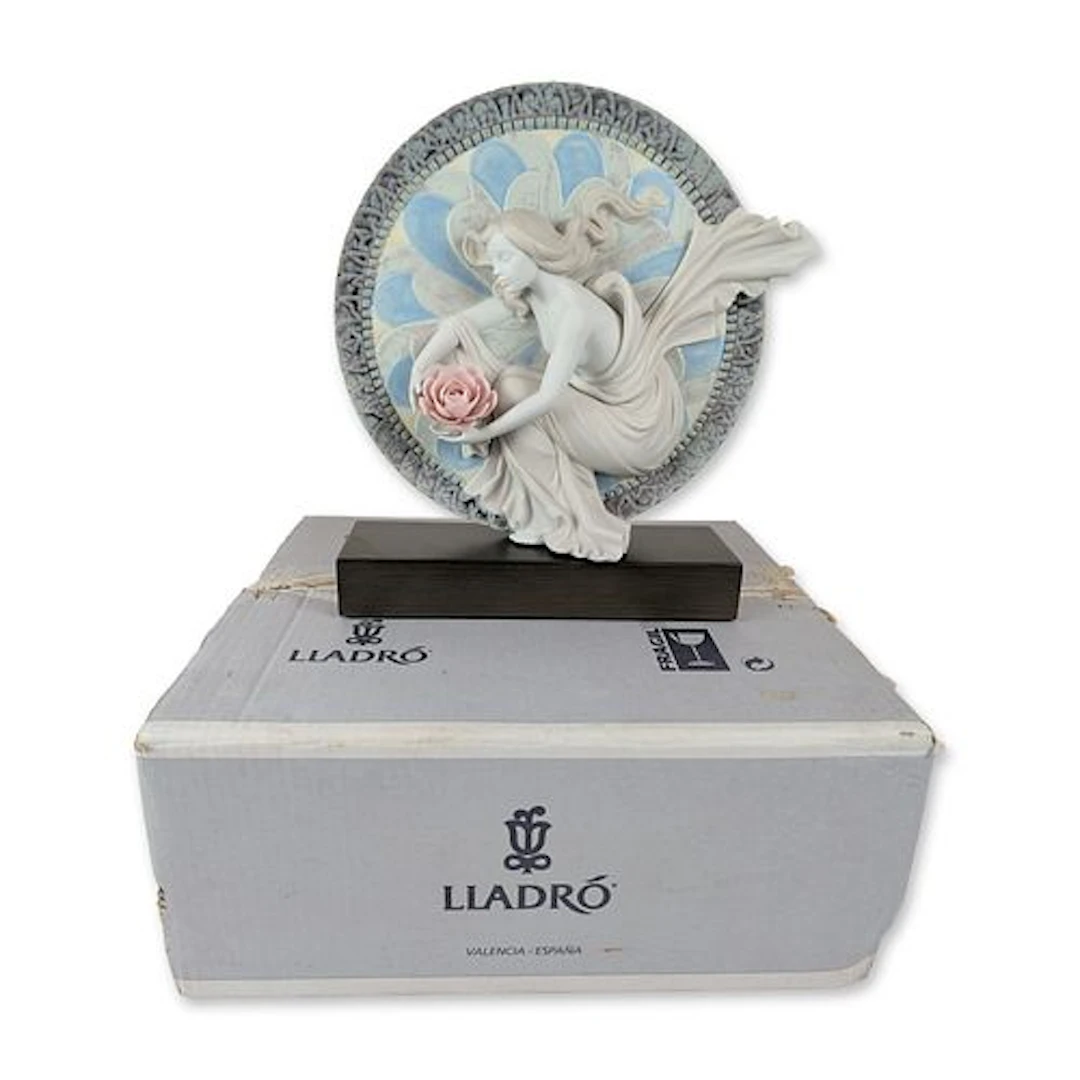 Lladro Limited Edition Sweet Water Flower Special Edition Porcelain