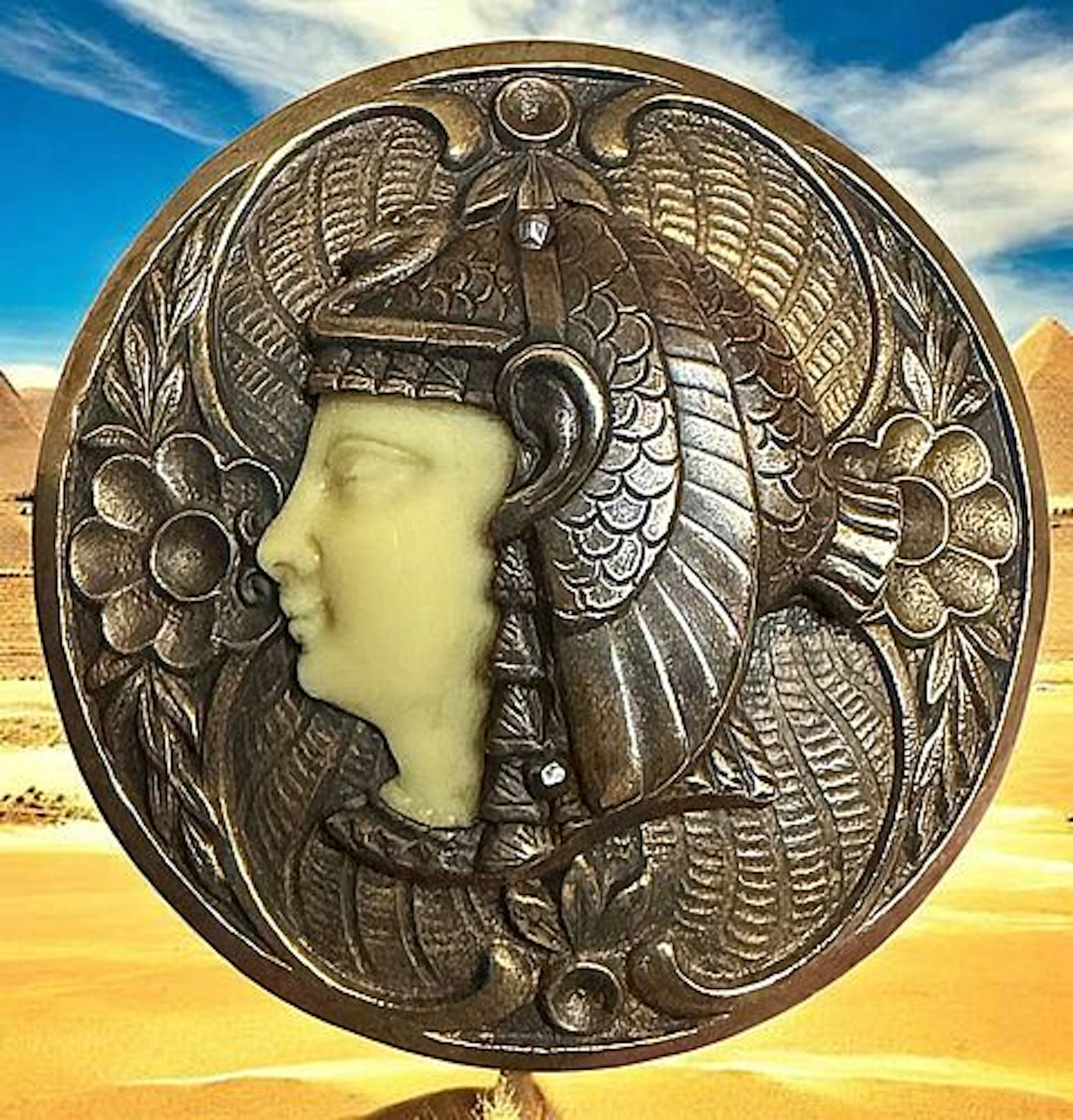 A DIVISION ONE EGYPTIAN PICTORIAL BUTTON