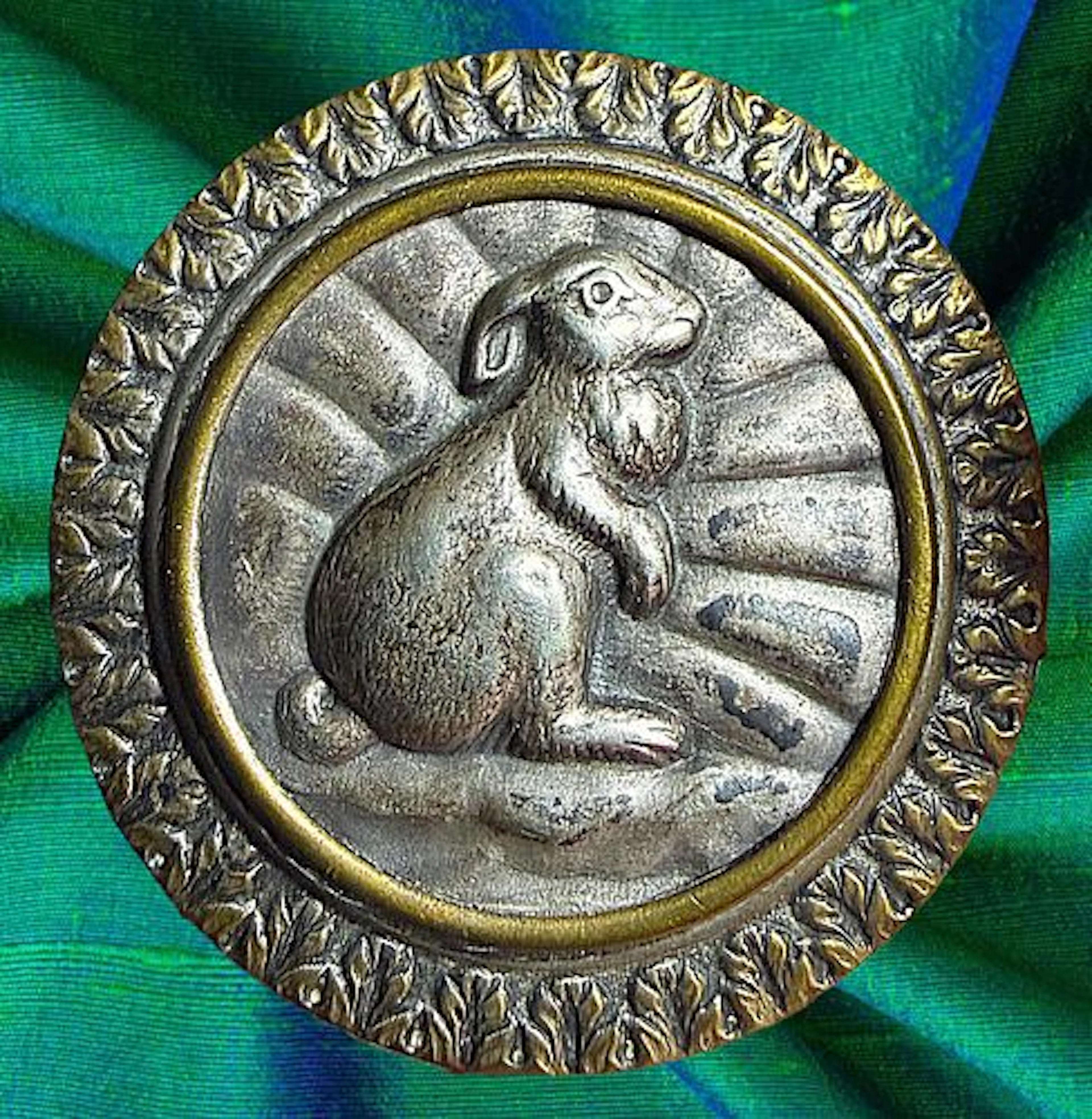 A SCARCE DIVISION ONE METAL ANIMAL BUTTON