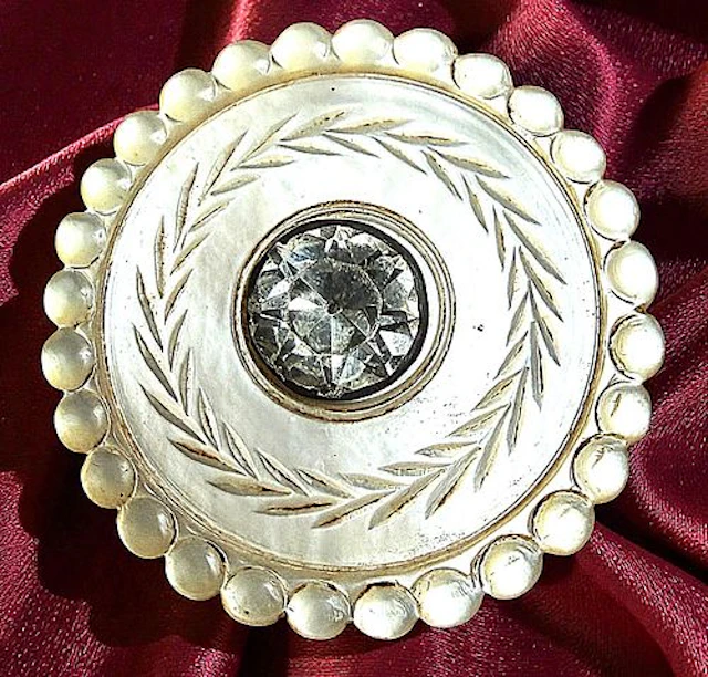 A DIVISION ONE PEARL AND PASTE BUTTON