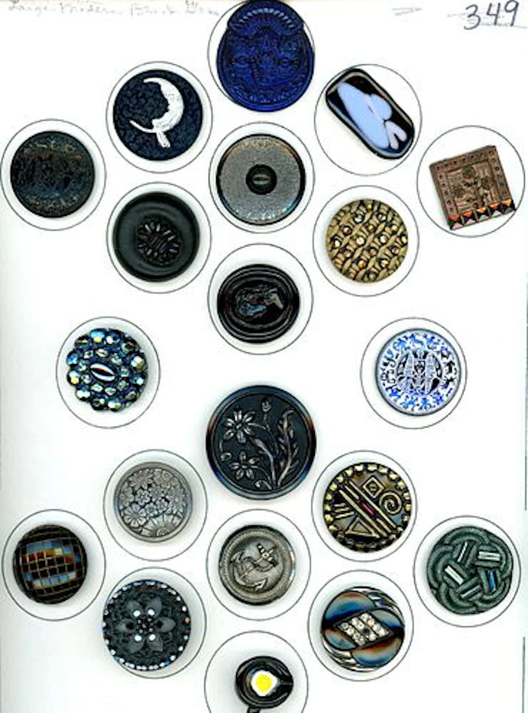 A CARD OF DIVISION 1 AND 3 BLACK GLASS BUTTONS