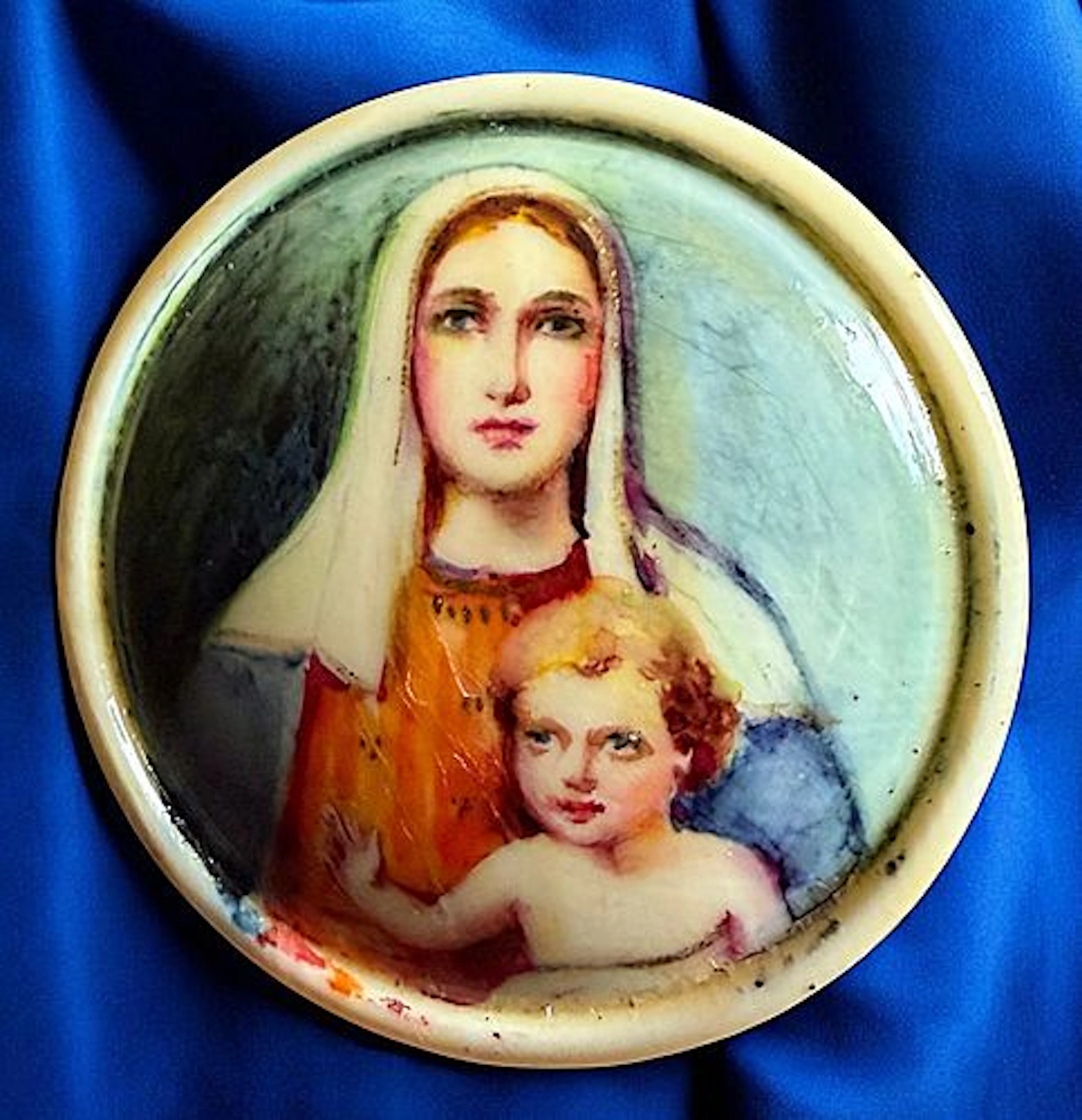 A DIVISION THREE HAND PAINTED PICTORIAL BUTTON
