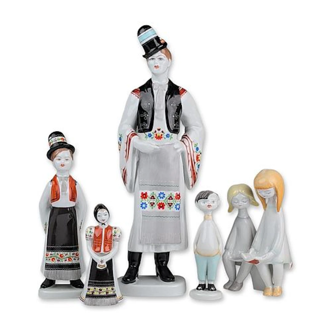 5pc Hungarian Hollohaza Porcelain Folk Figurines