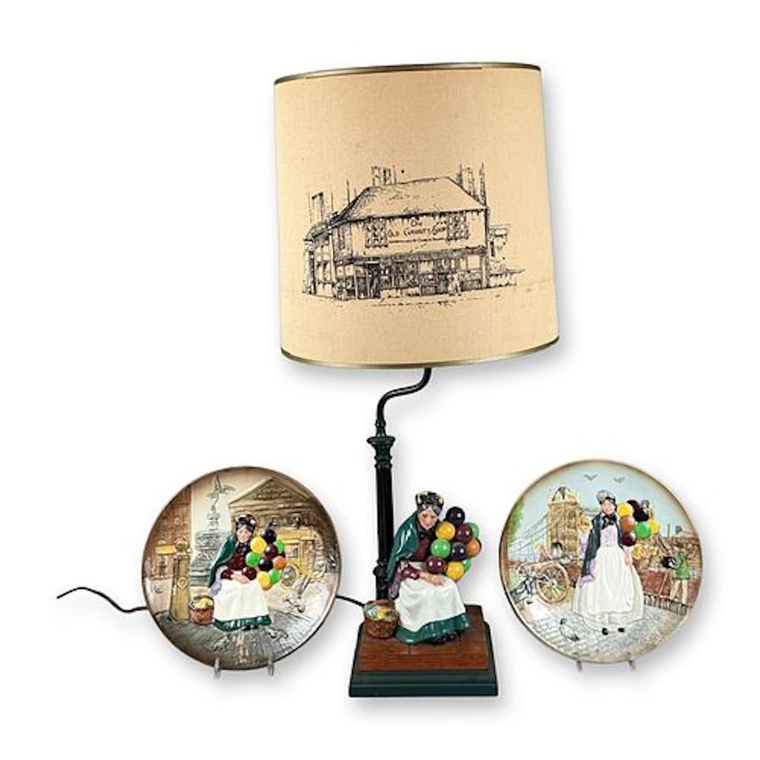 3pc Royal Doulton Porcelain Plates and Lamp with Shade
