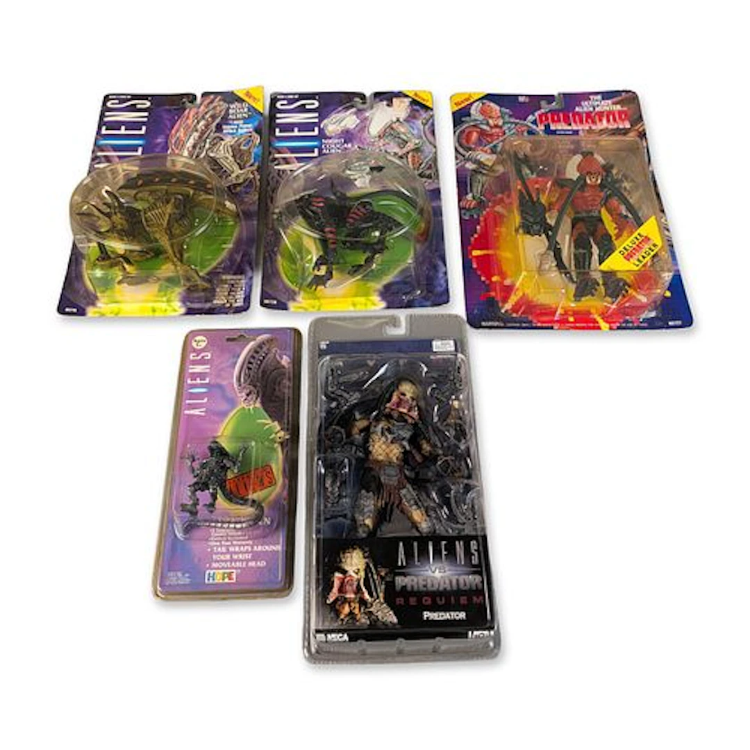 5pc Kenner, Hope & NECA Aliens and Predator Action Figure and Watch Collection