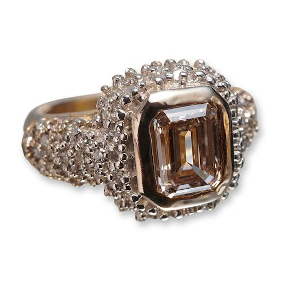 14K Gold Ring with 1.25ct Lab Pink Diamond & 1.52ct Accent Diamonds
