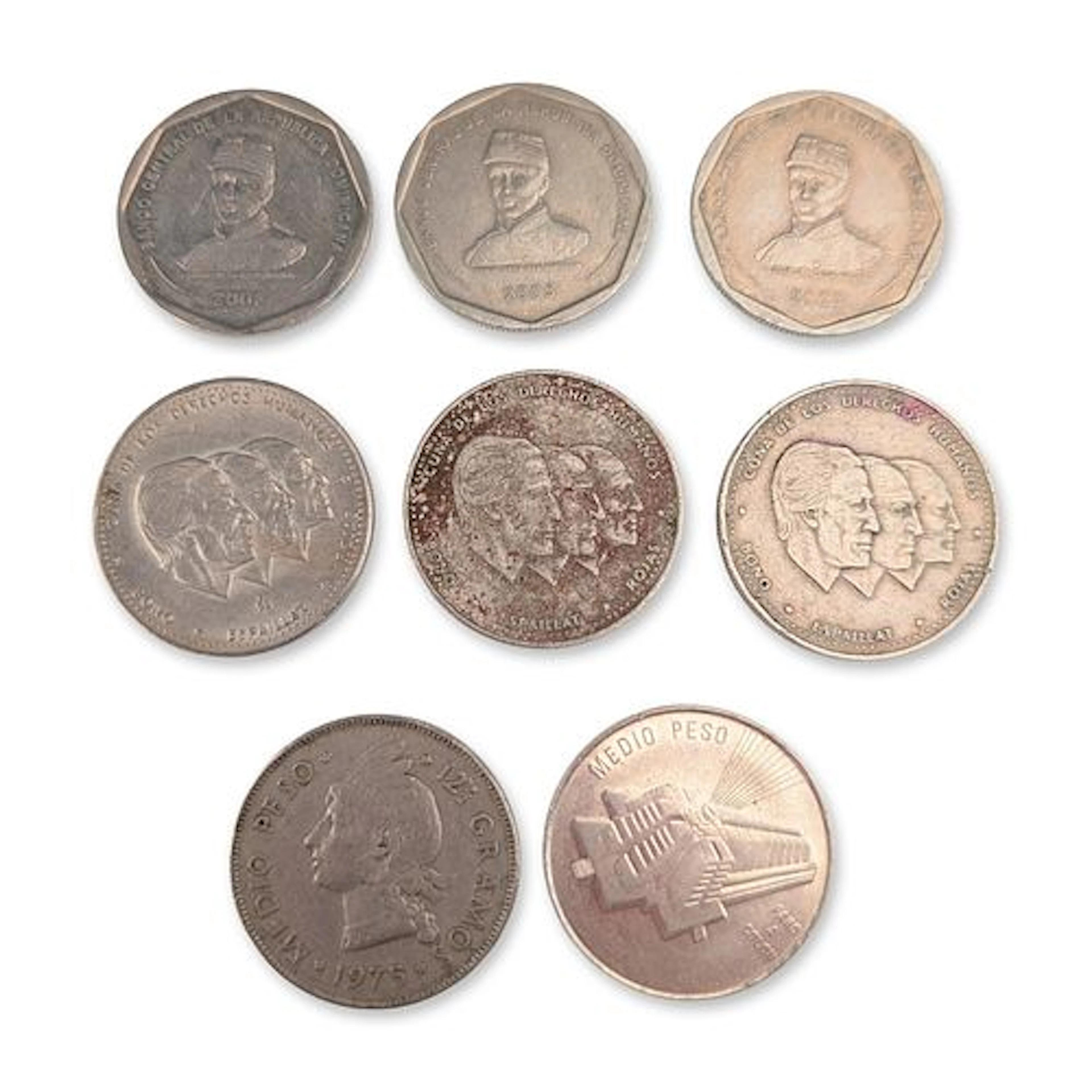 8pc Collection of Dominican Republic 25 and Medio Pesos Coins