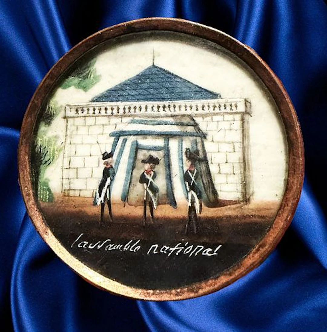A DIVISION ONE UNDER GLASS PICTORIAL BUTTON