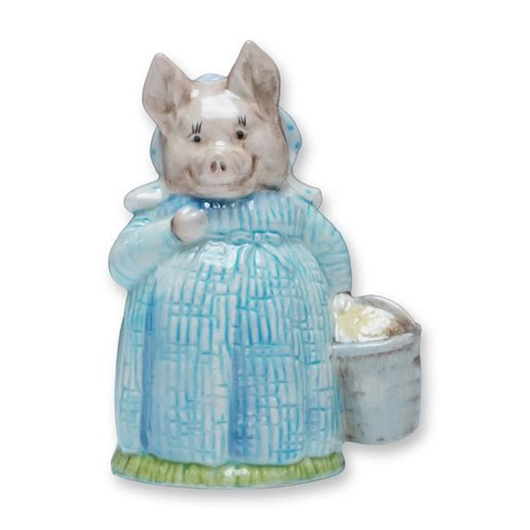 Royal Albert Beatrix Potter Figurine, Aunt Pettitoes