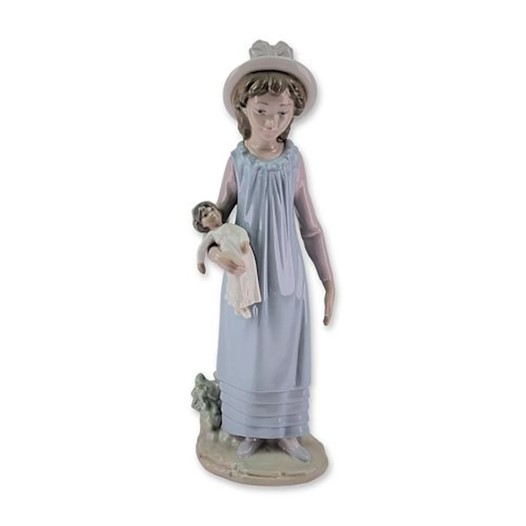 Lladro Porcelain Figurine, Belinda with Her Doll 01005045
