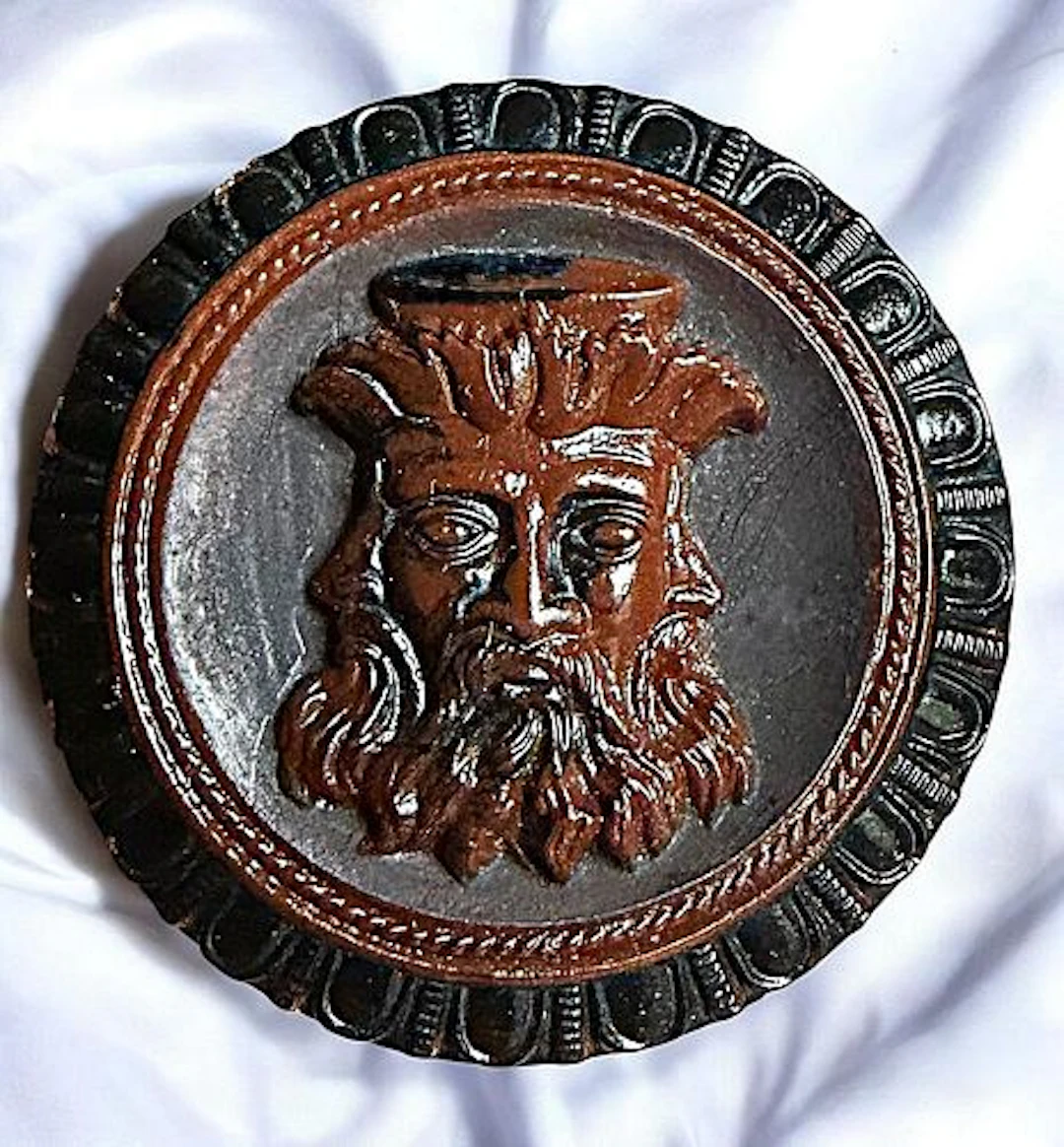 A DIVISION ONE GLASS PICTORIAL BUTTON