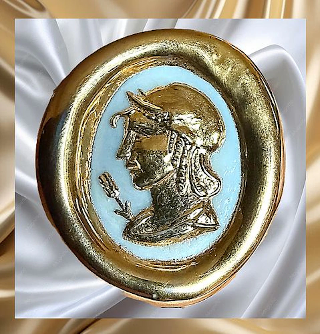 A DIVISION THREE ENGLISH BIMINI GLASS BUTTON