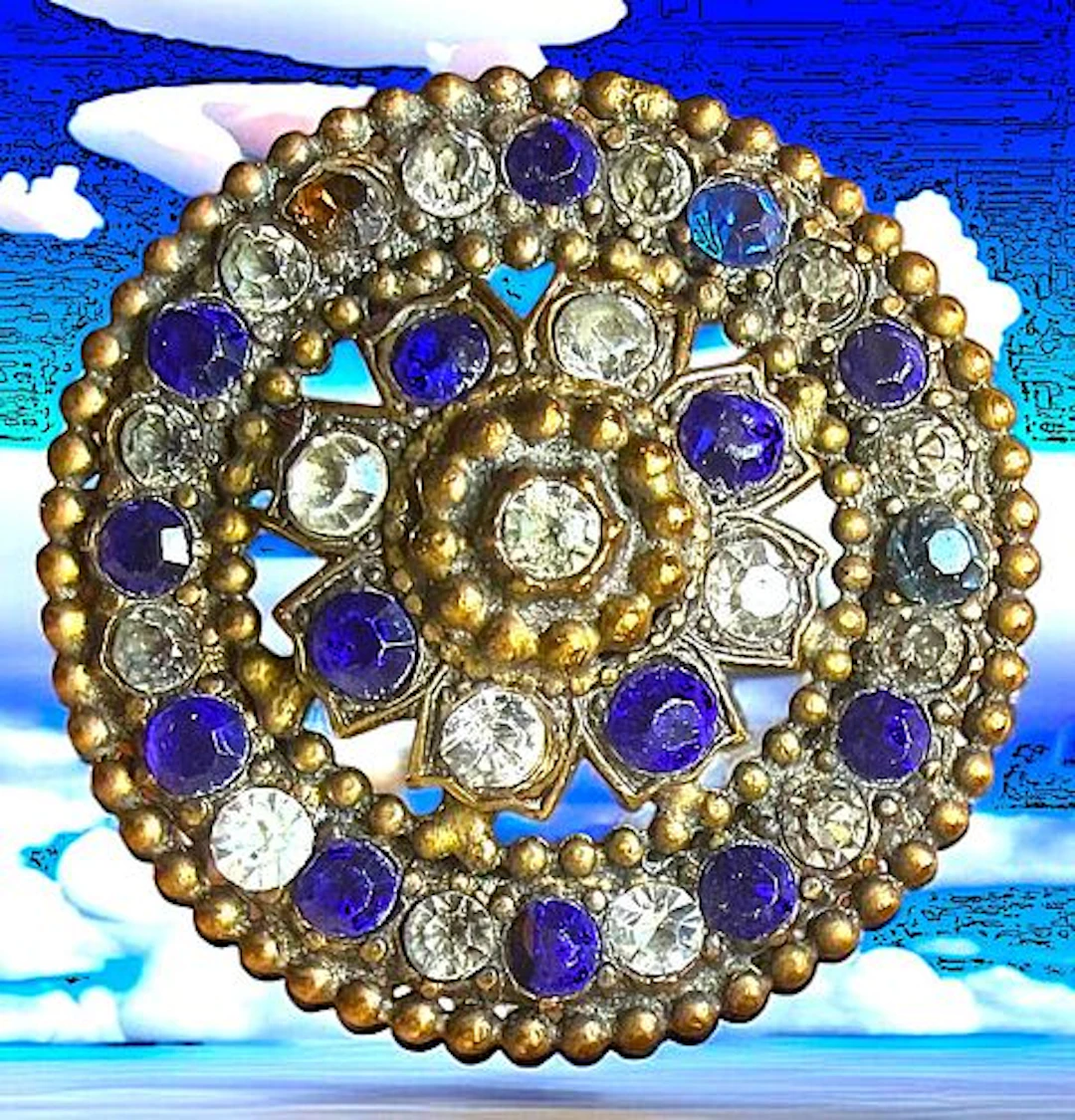 A DIVISION ONE JEWELED GLASS MOUNTED BUTTON