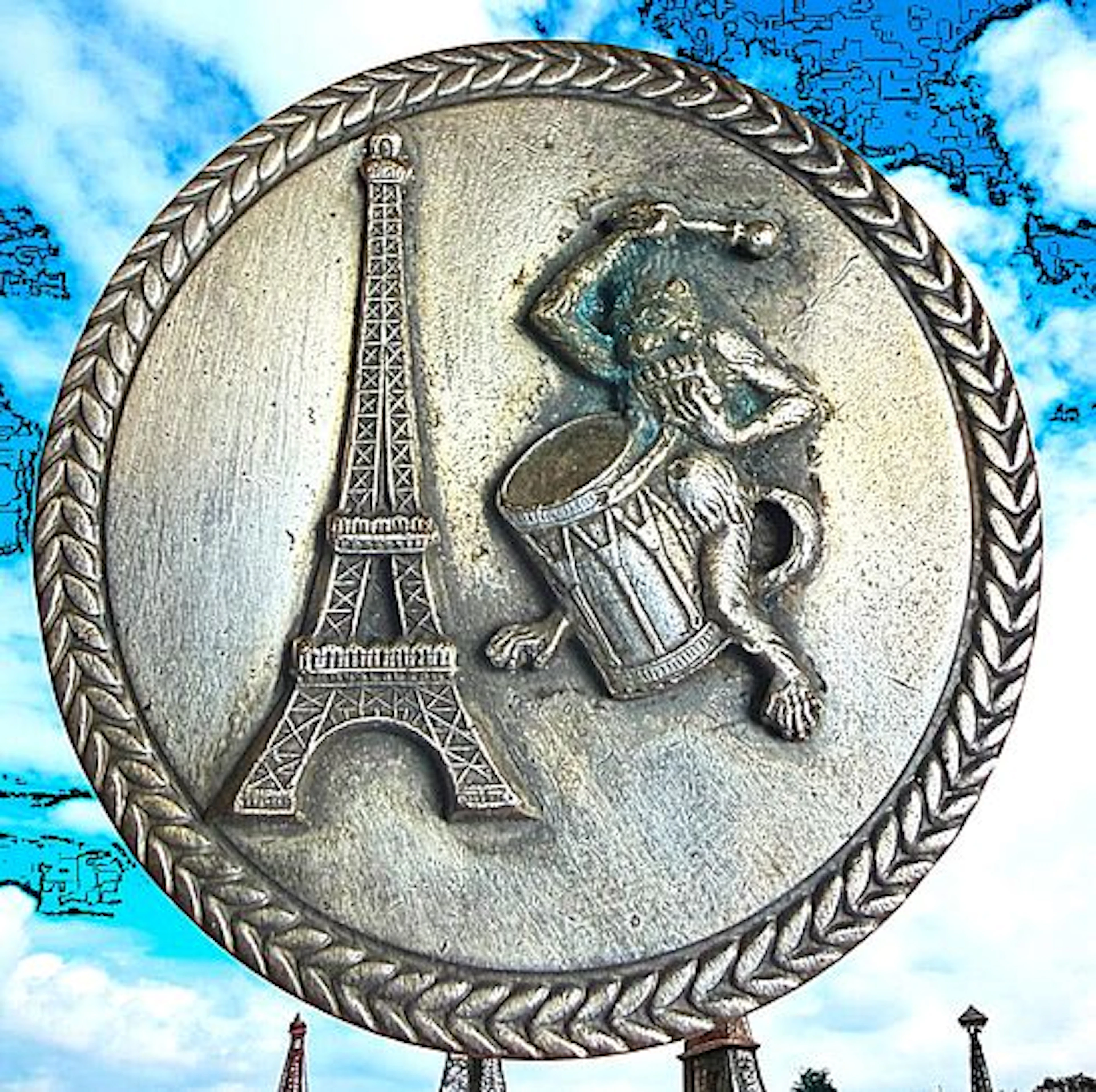 A DIVISION THREE METAL PICTORIAL BUTTON