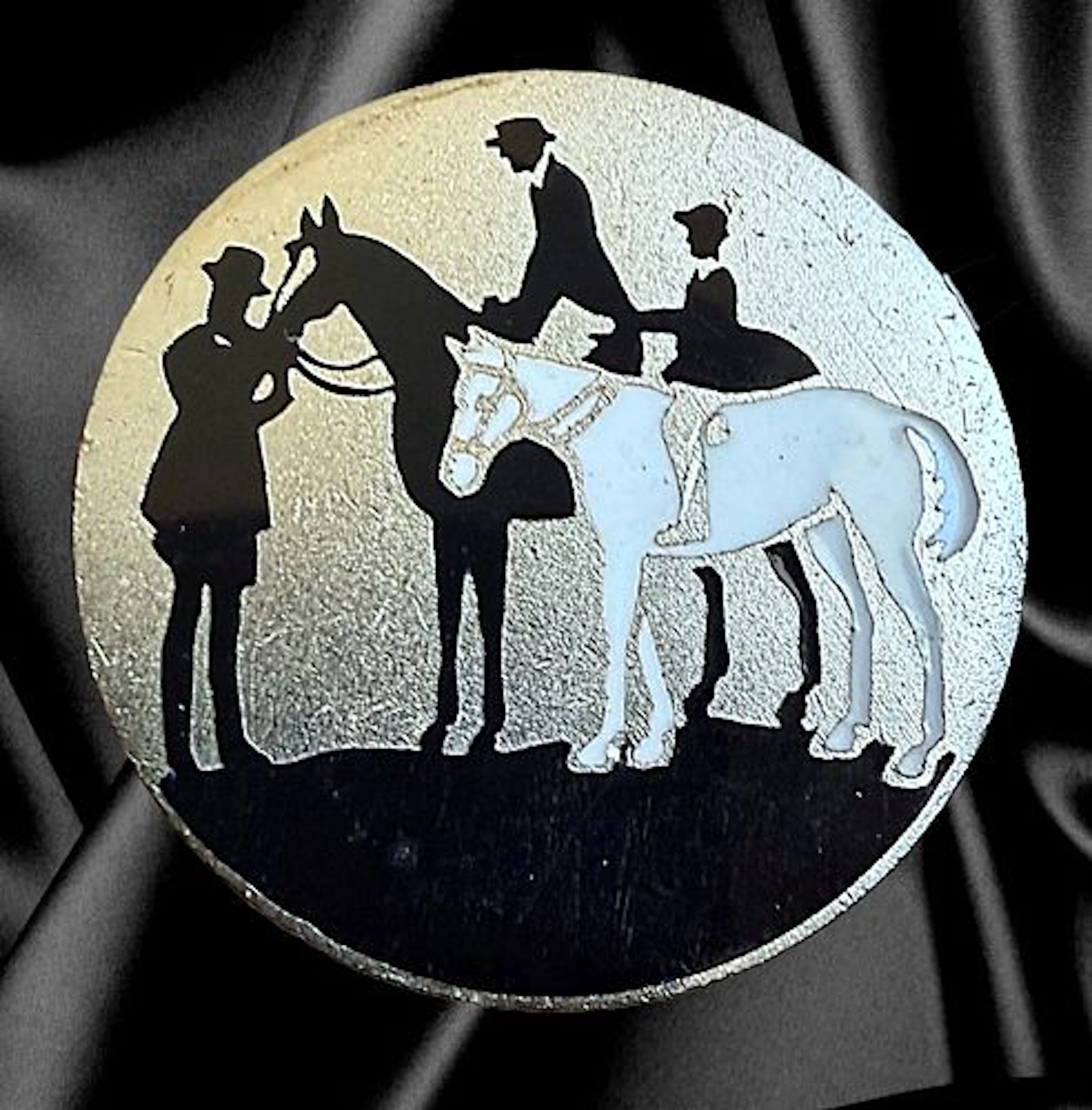 A DIVISION ONE PICTORIAL ENAMEL BUTTON