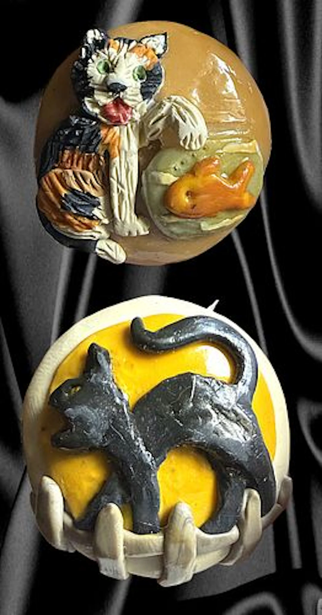A SMALL CARD OF STUDIO ARTISTS BUTTONS