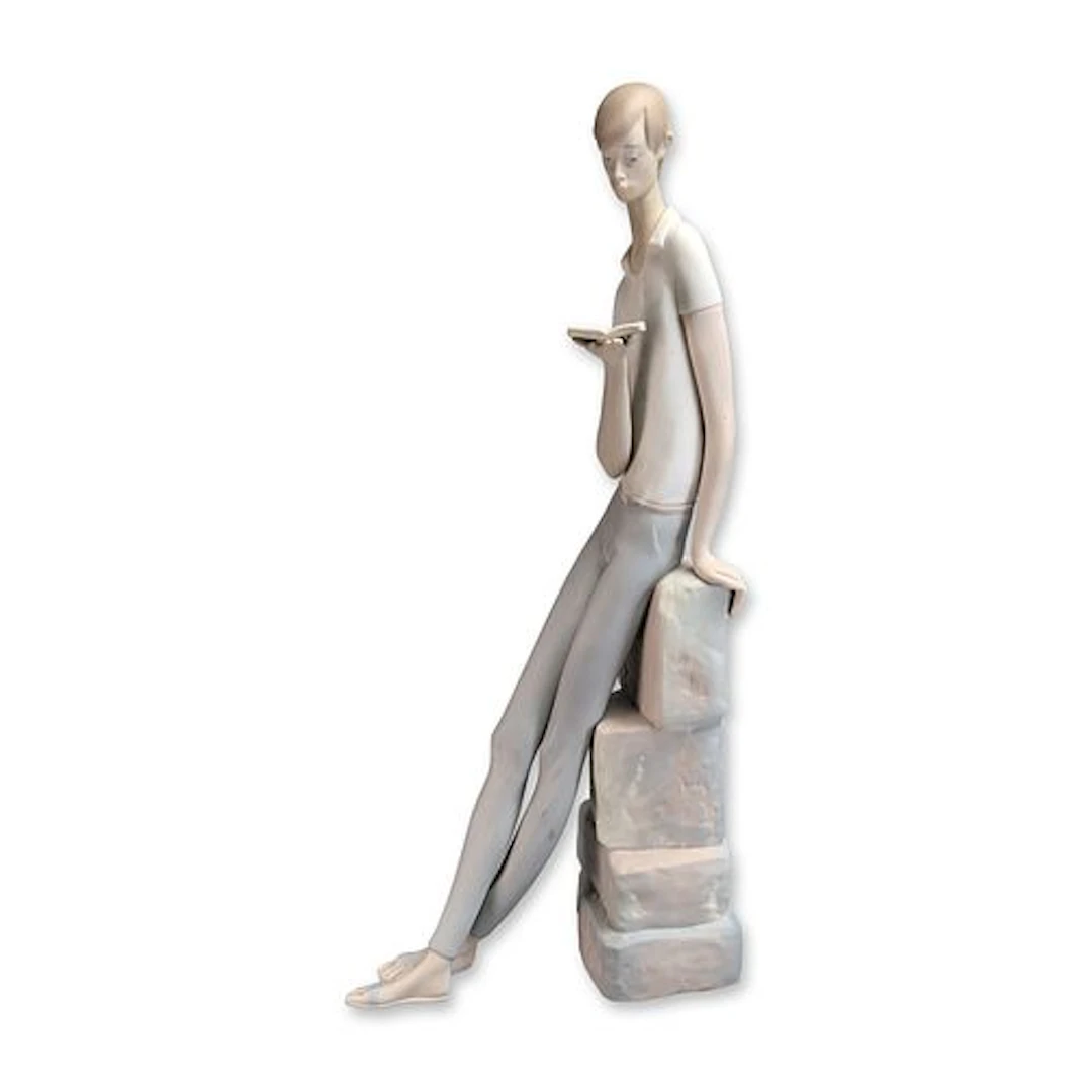 Lladro Matte Porcelain Boy Student Sculpture Model 4517