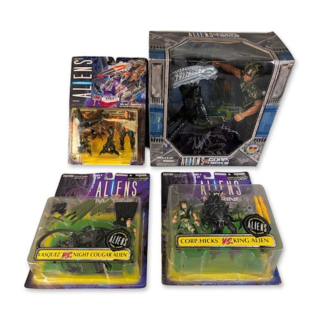 4pc Kenner Aliens Space Marine and Alien Figurines Collection