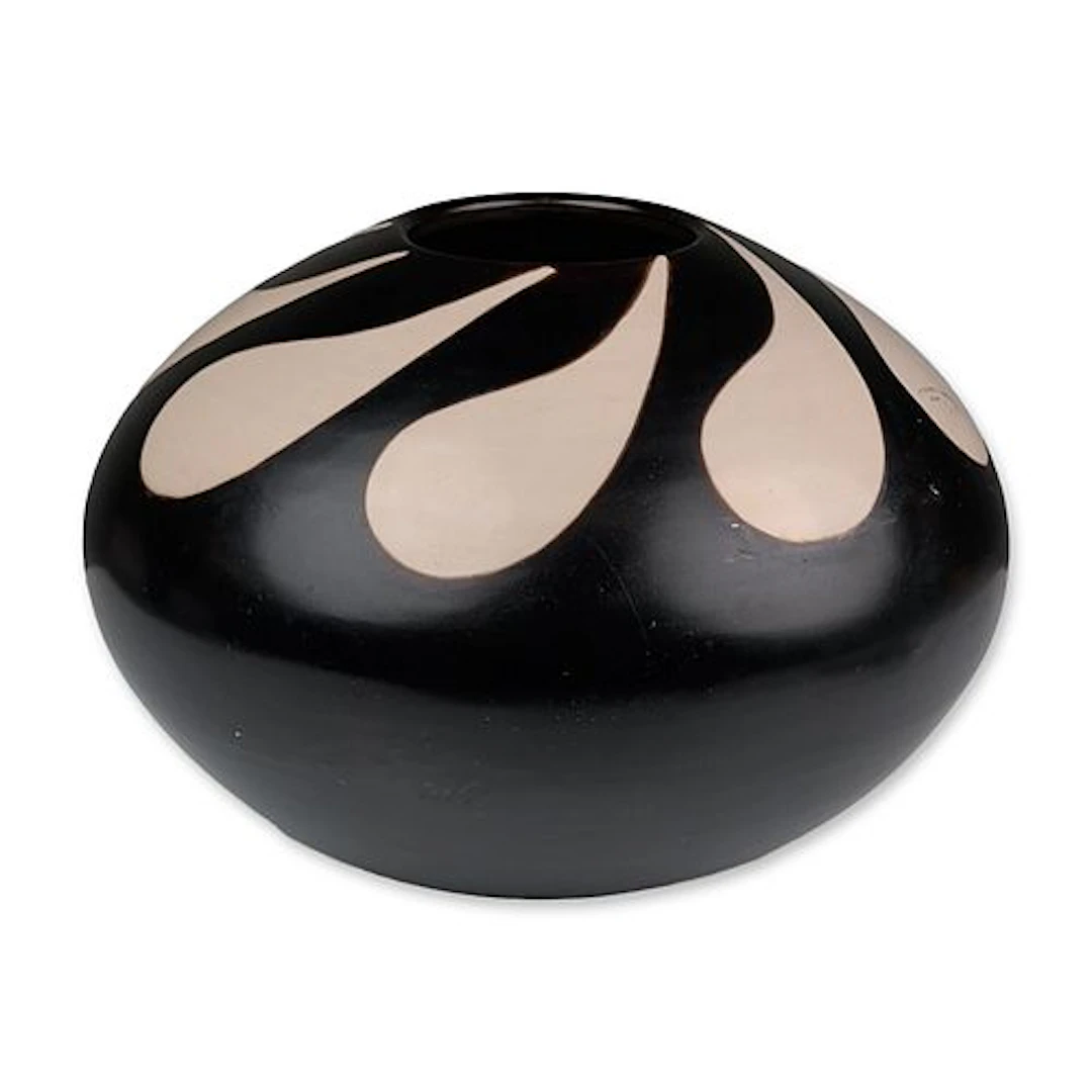 Henry Carmen Peruvian Chulucanas Pottery Vase