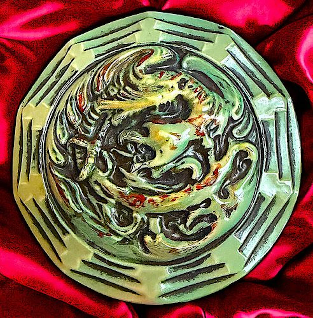 A DIVISION THREE PICTORIAL CELLULOID BUTTON