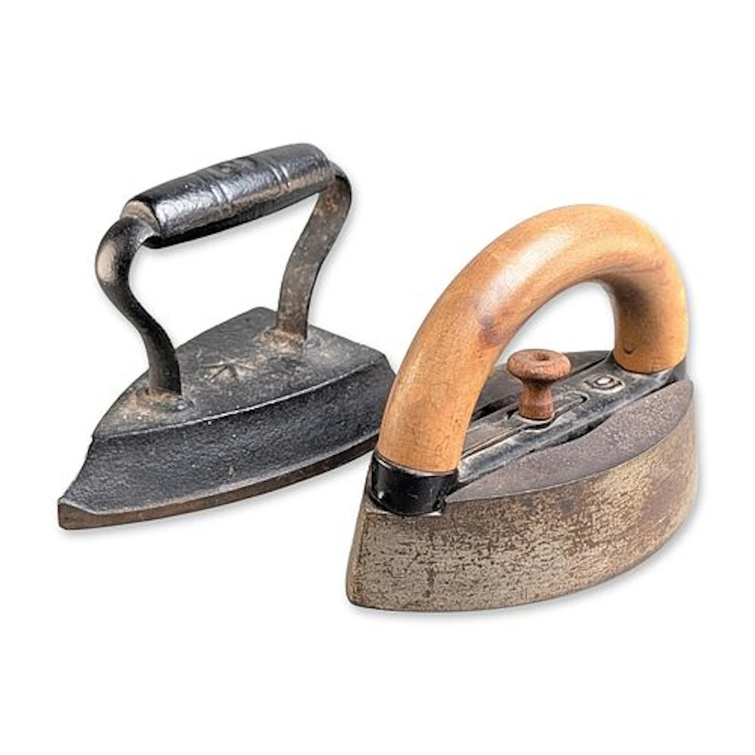 2pc Antique Cast Iron Sadirons