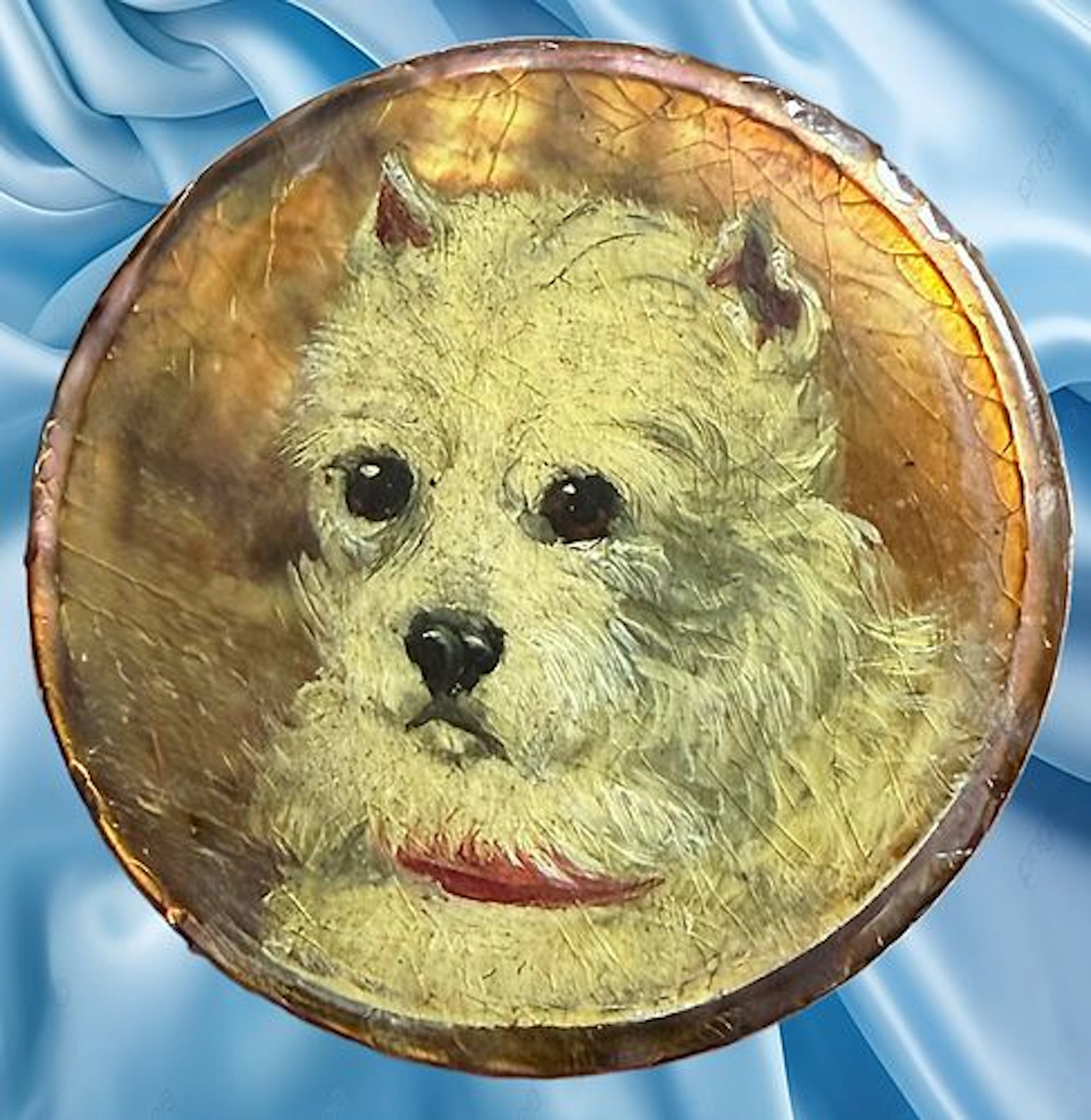A VERY RARE VERNIS MARTIN SPORTING BUTTON