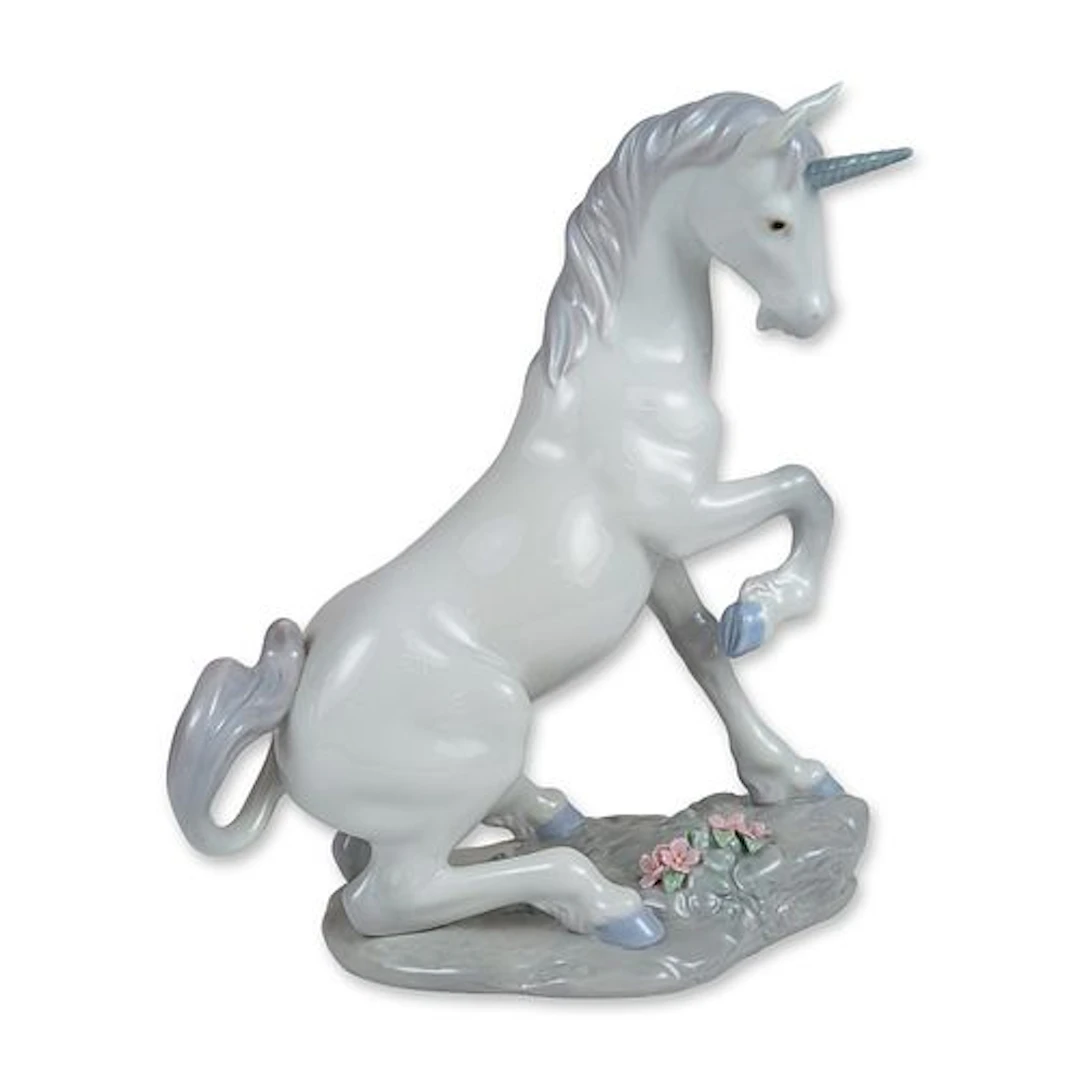 Lladro Privilege Magical Unicorn Porcelain Figurine 7697