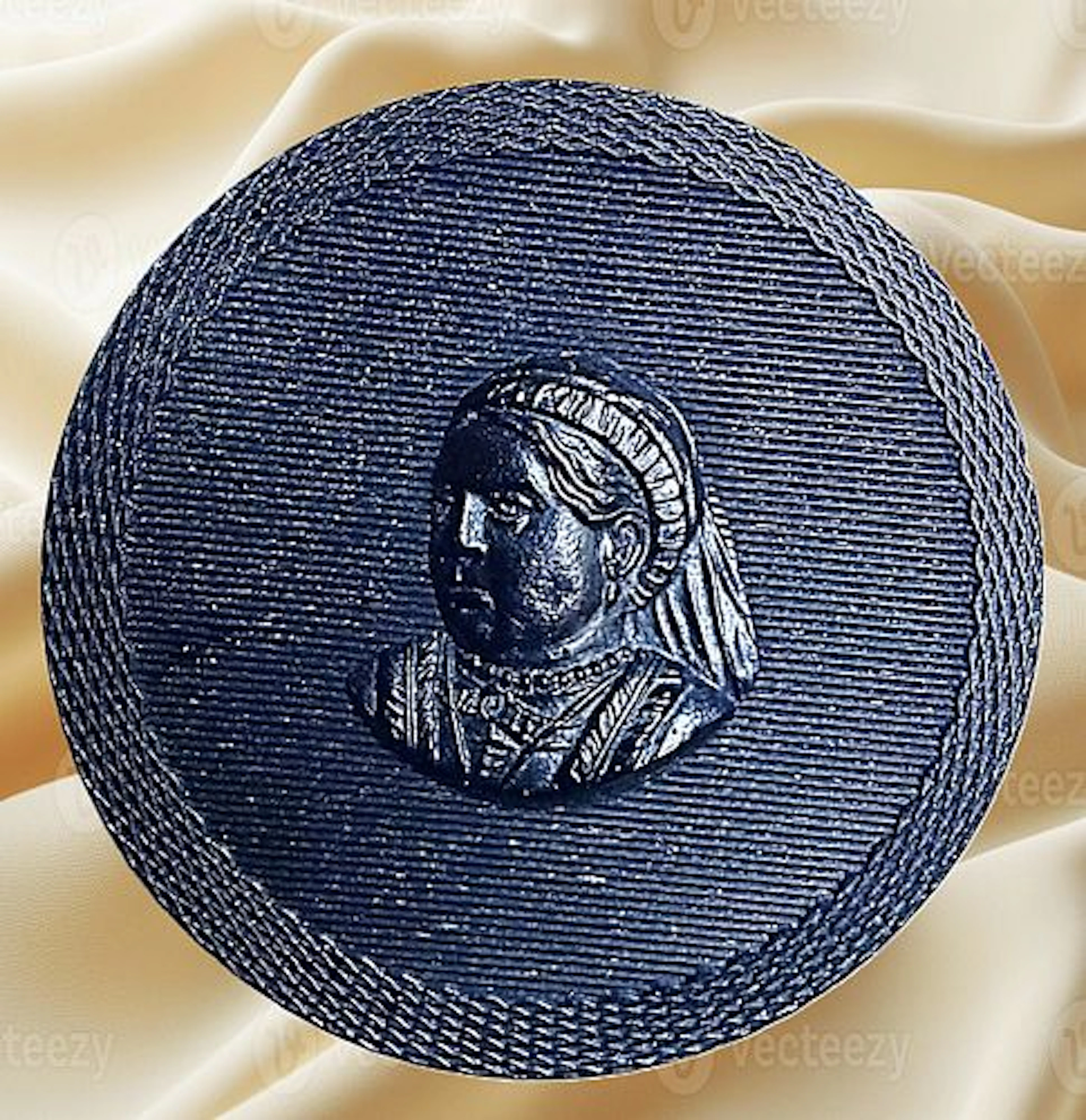 A DIVISION ONE PICTORIAL HORN BUTTON