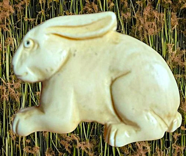 A DIVISION ONE REALISTIC ANIMAL NETSUKE