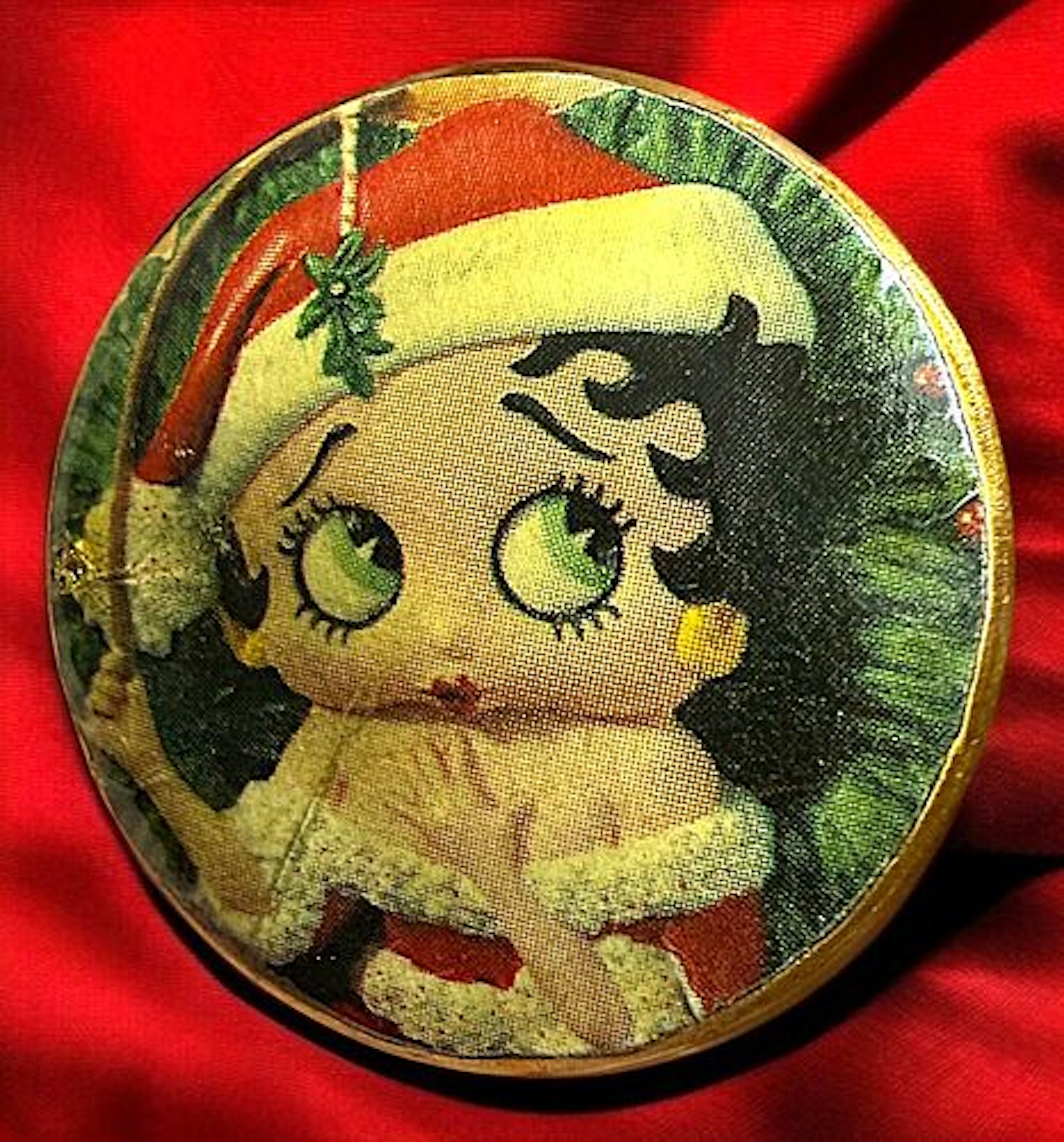 A DIVISION THREE STUDIO ARTIST BUTTON
