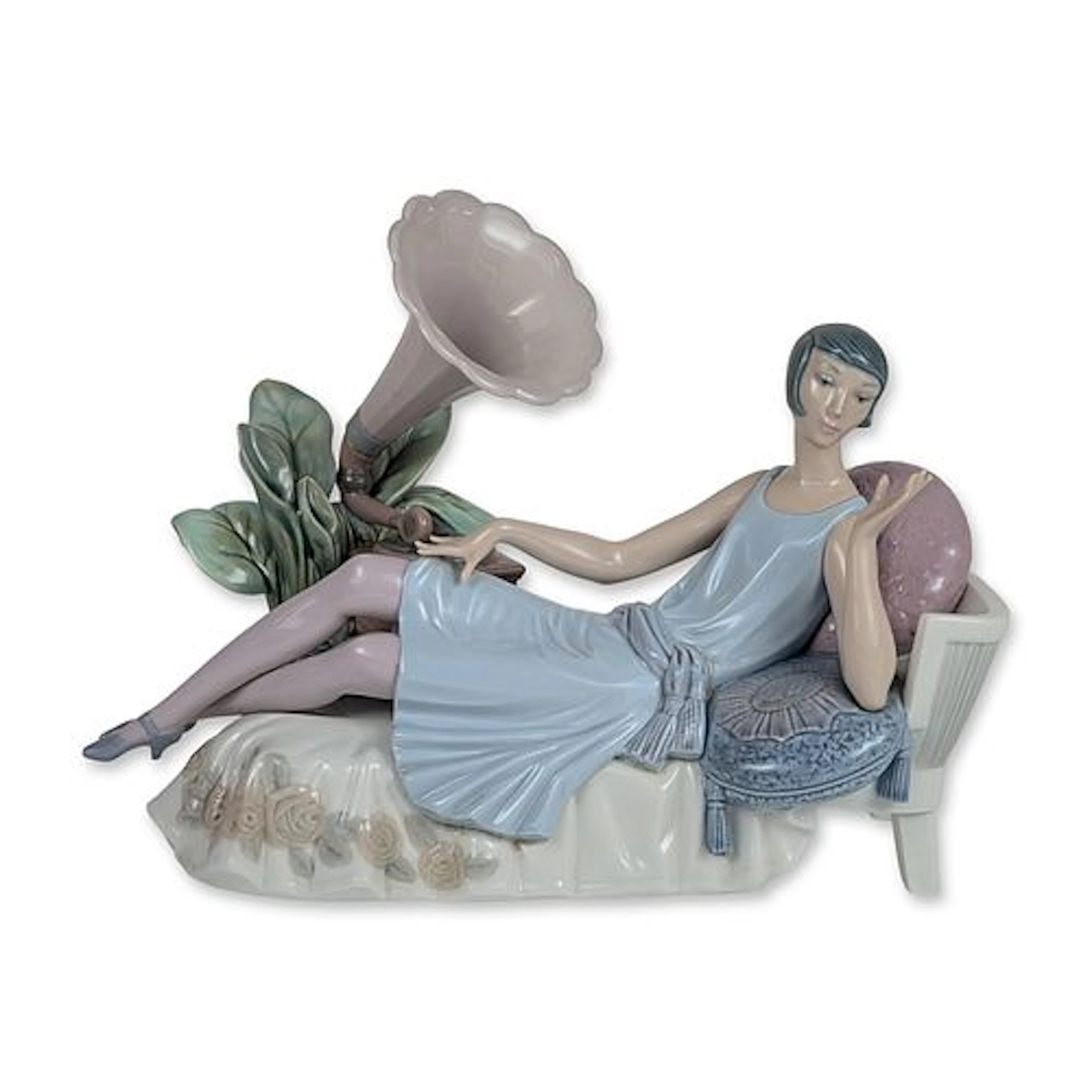 Lladro Spanish Porcelain Lady Lying on Divan Figurine 5176