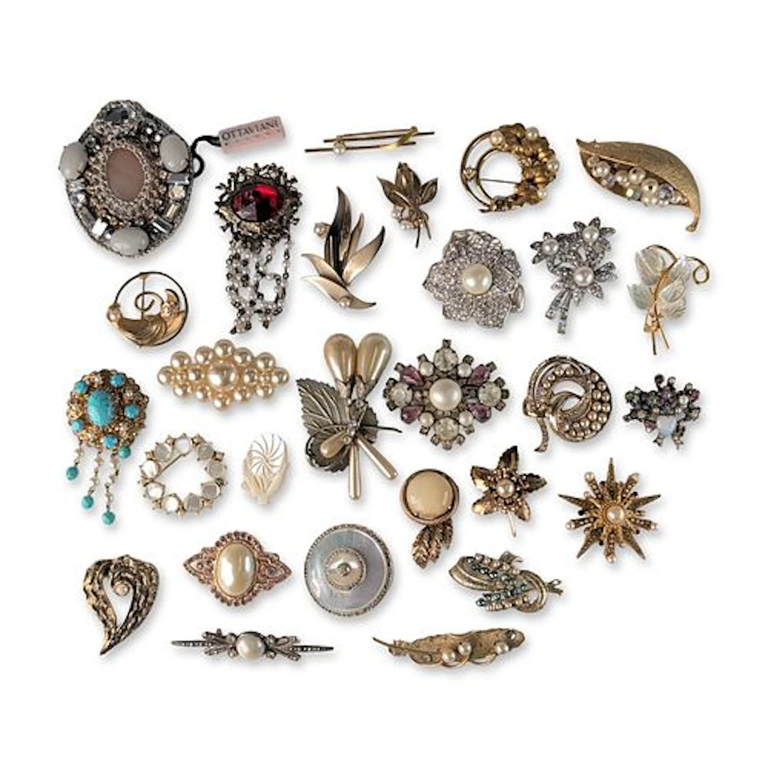 28pc Collection of Vintage and Contemporary Pearl and Rhinestone Costume
