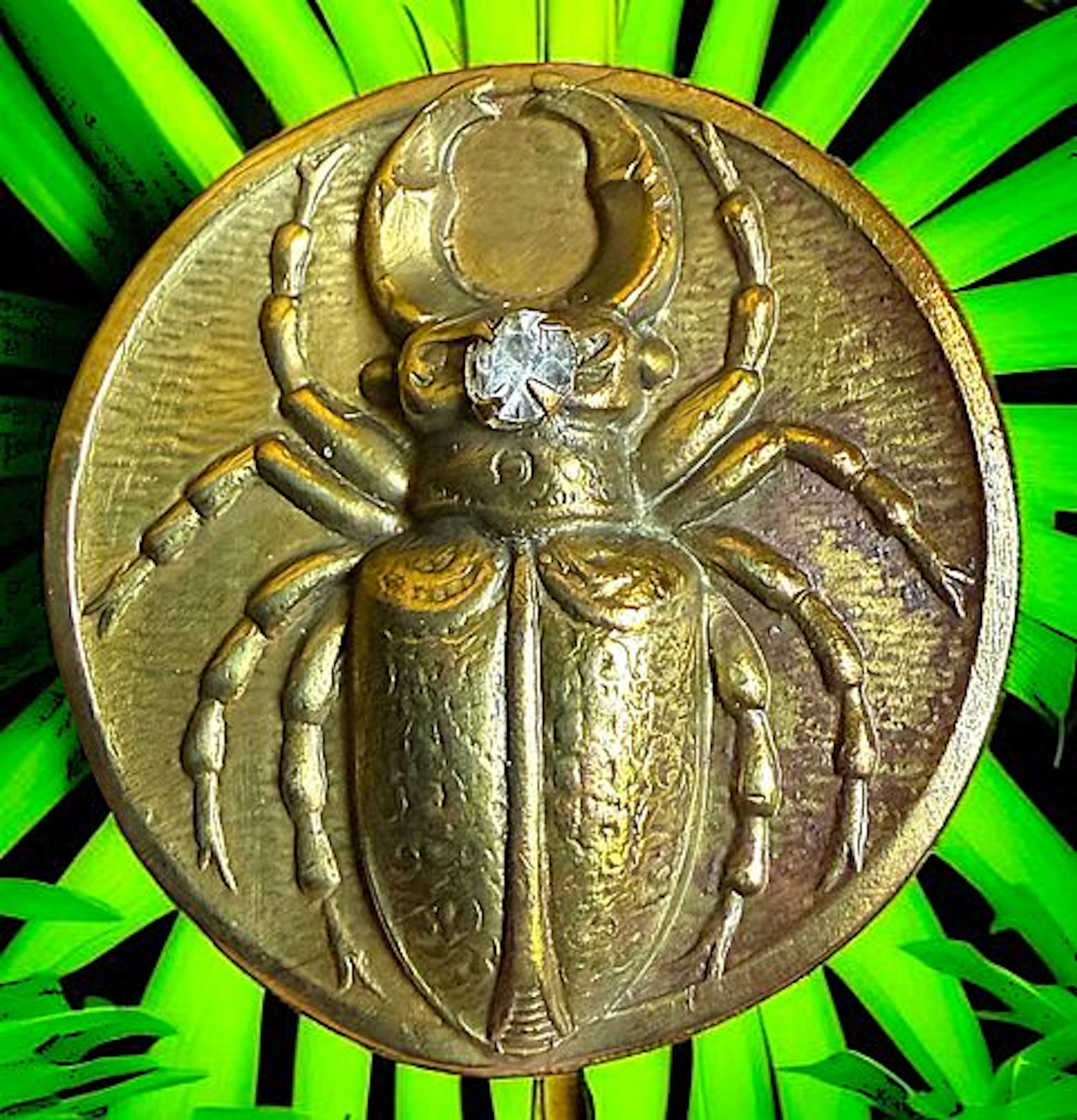AN UNUSUAL DIVISION ONE PICTORIAL INSECT BUTTON