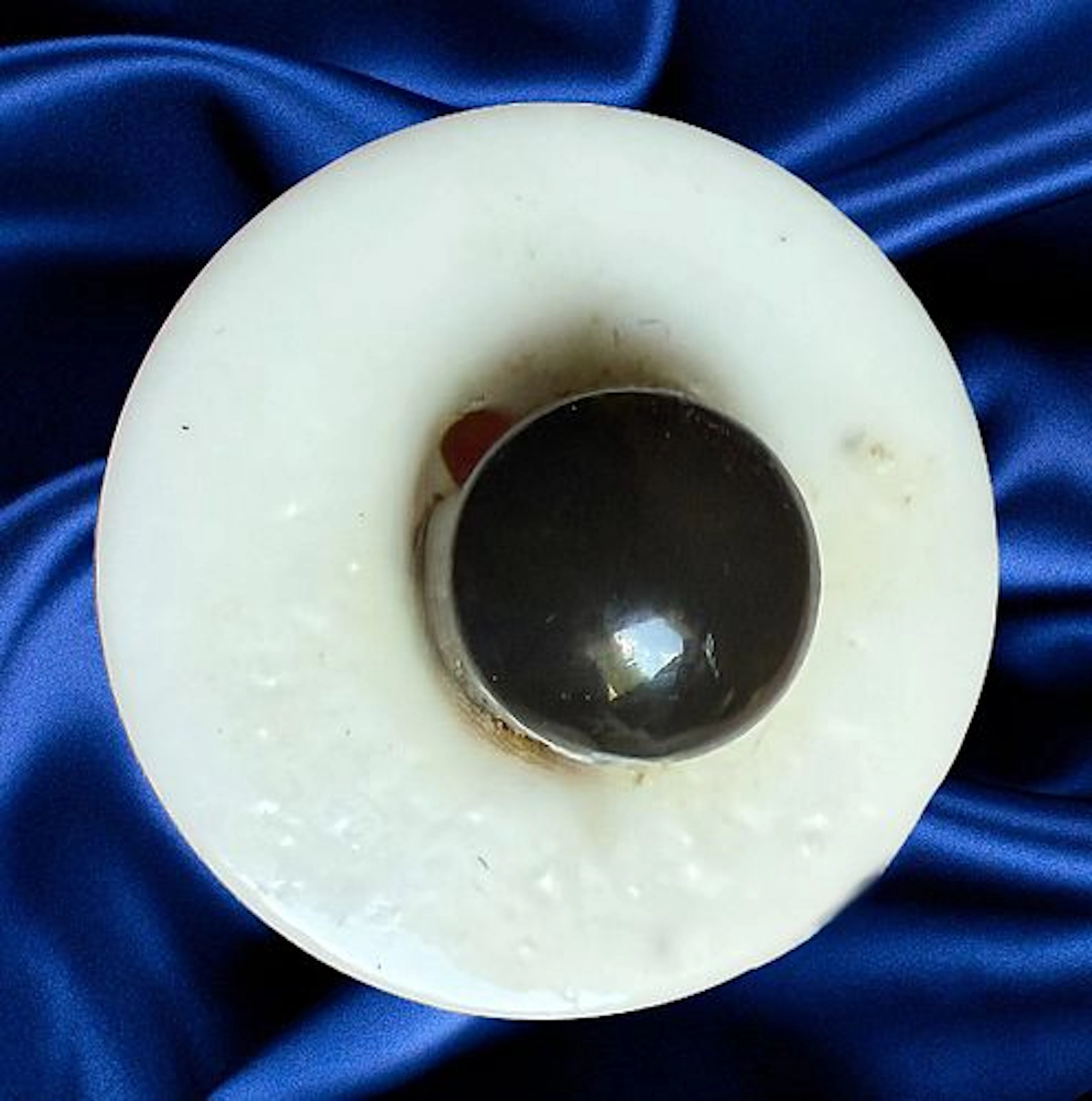 A DIVISION ONE CHINA IGLOO BUTTON