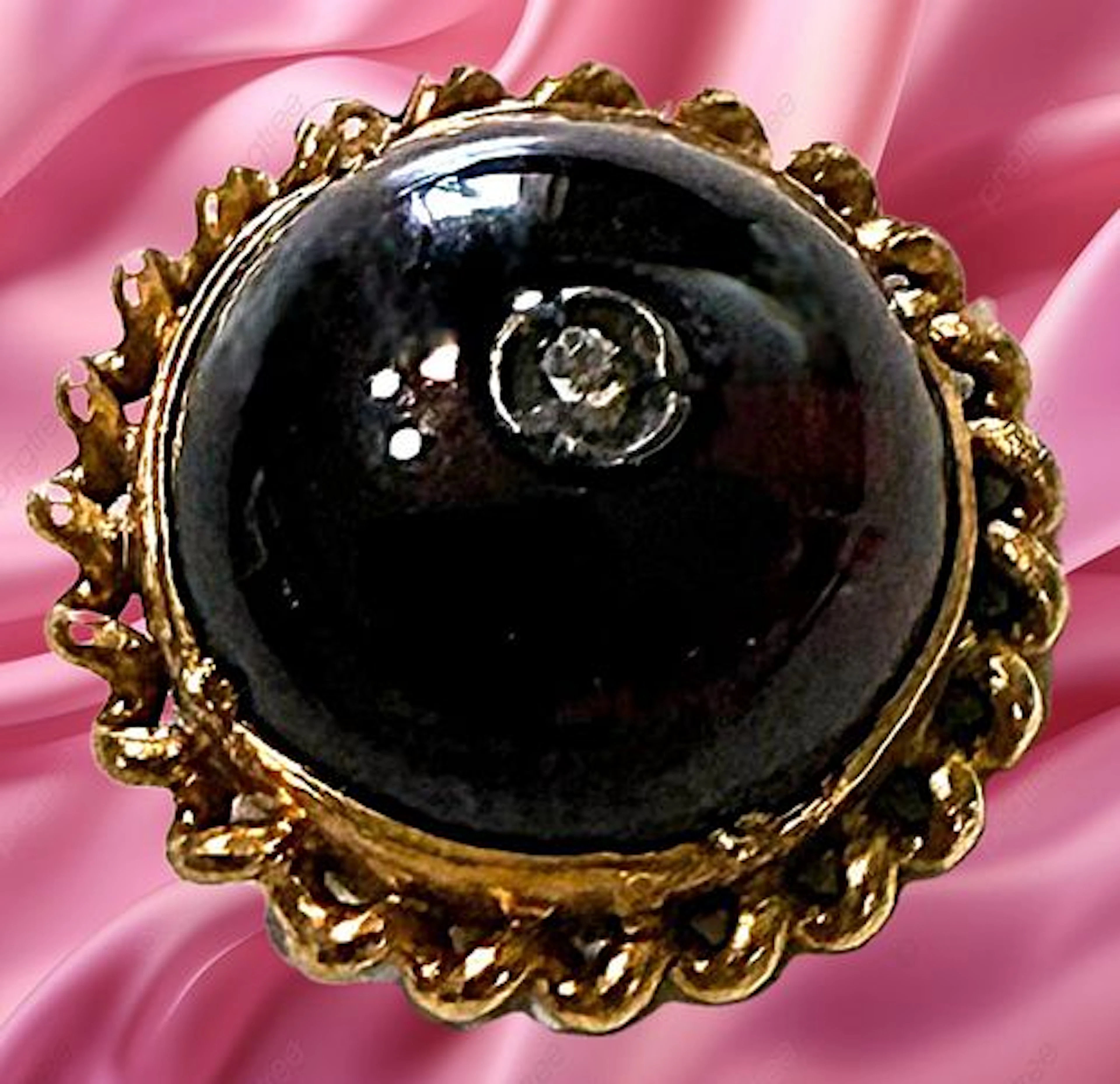 A DIVISION ONE JEWELED GEMSTONE IN GOLD BUTTON